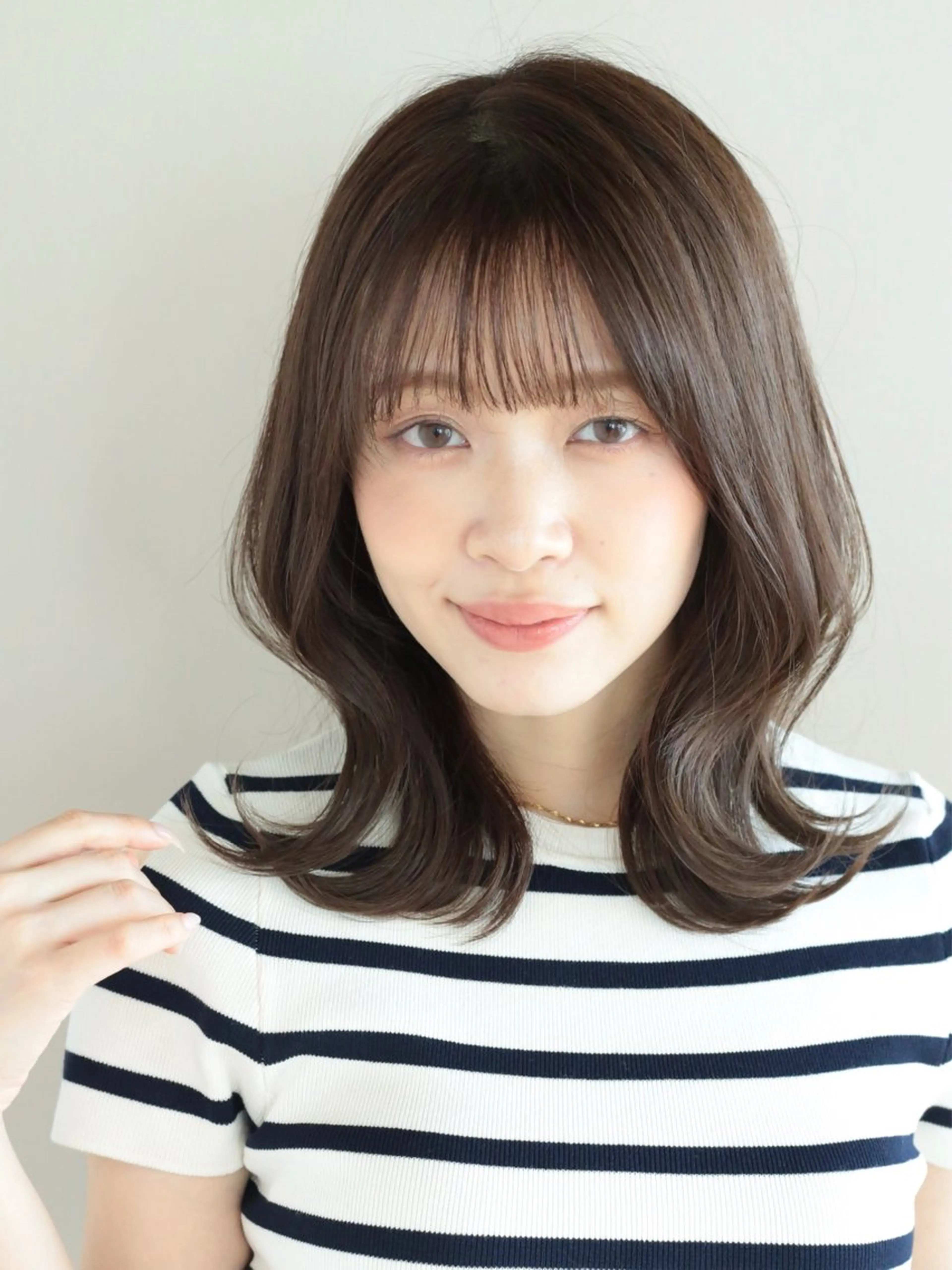 ミディアム カラー ベージュカラー くびれヘア 外ハネヘア カット ヘアカラー トリートメント 髙木美緒🌿 レイヤー/アレンジのヘアスタイル