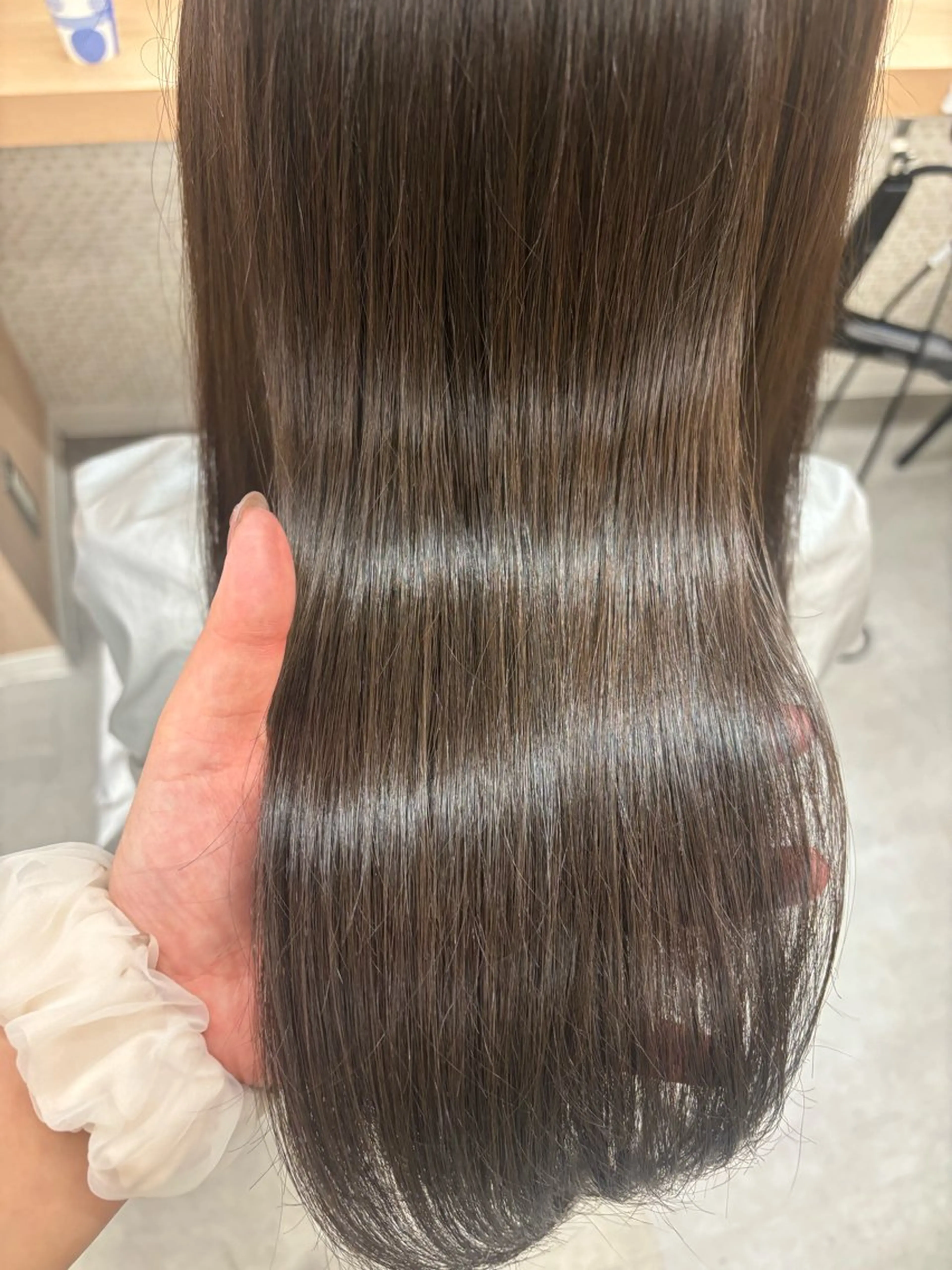 セミロング カラー ヘアアレンジ グレージュ オリーブグレージュ オリーブグレー universe Mizuki🎀のヘアスタイル