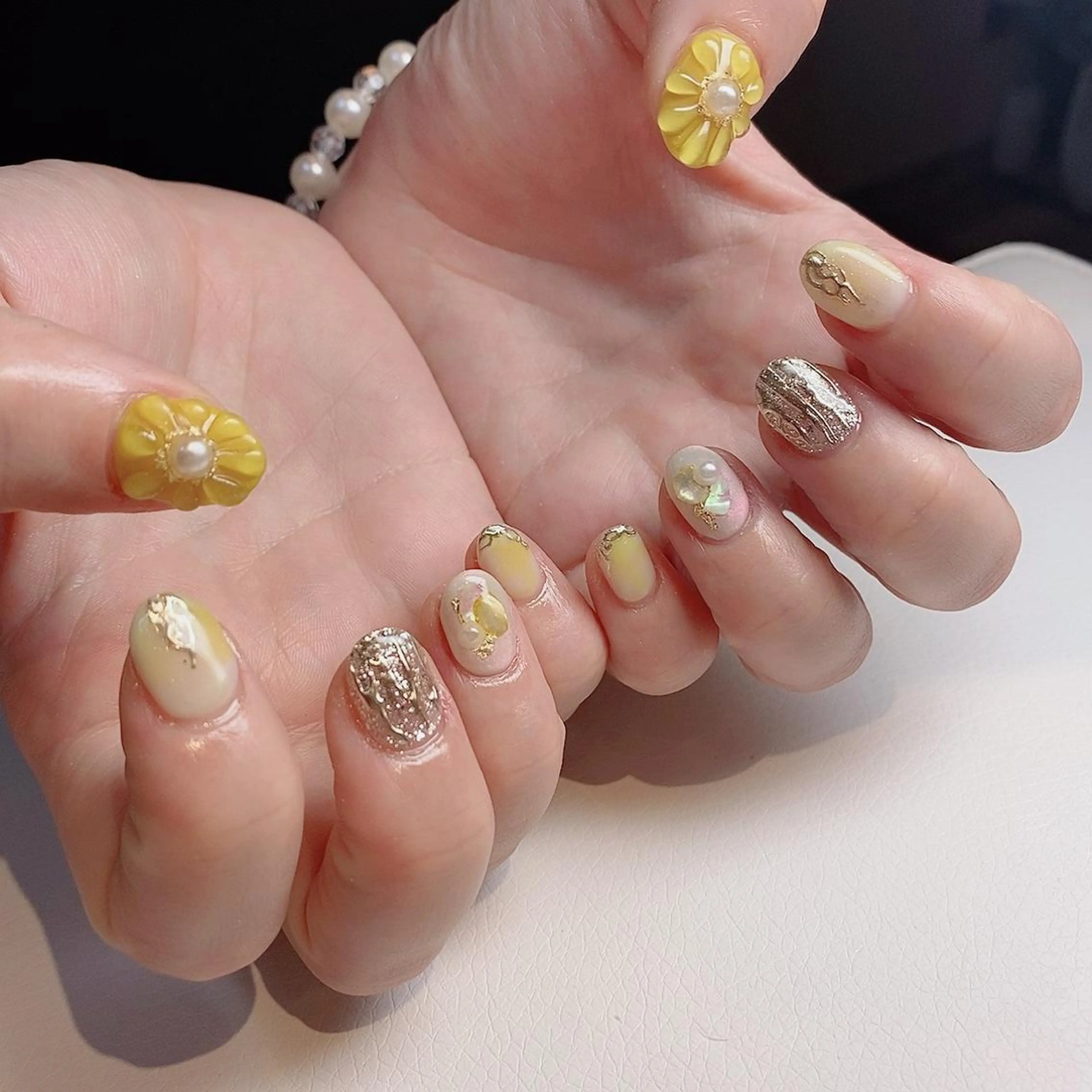 ショート カラー ネイル ニュアンスネイル NANAKO 🌼のネイルデザイン
