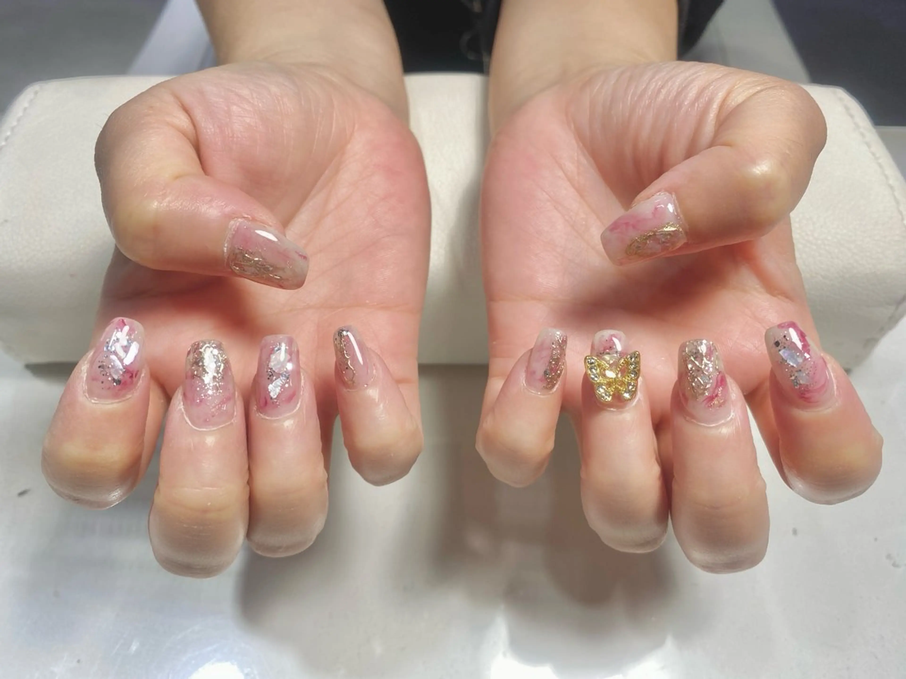 ネイル ゴールド ゴージャス ピンク ハンドネイル tumake Yuiのネイルデザイン
