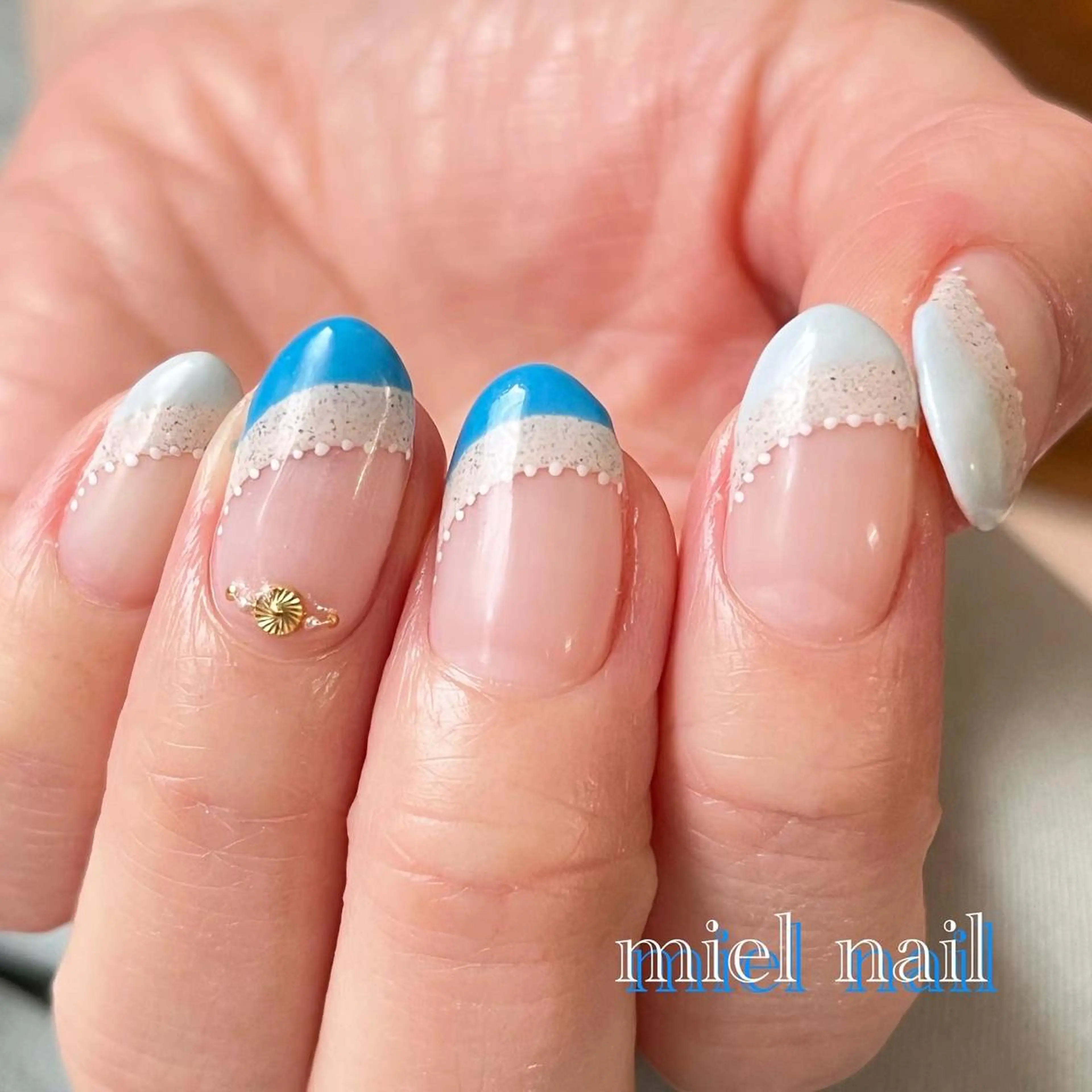ネイル ブルー フレンチネイル 春ネイル ハンドネイル miel nailのネイルデザイン