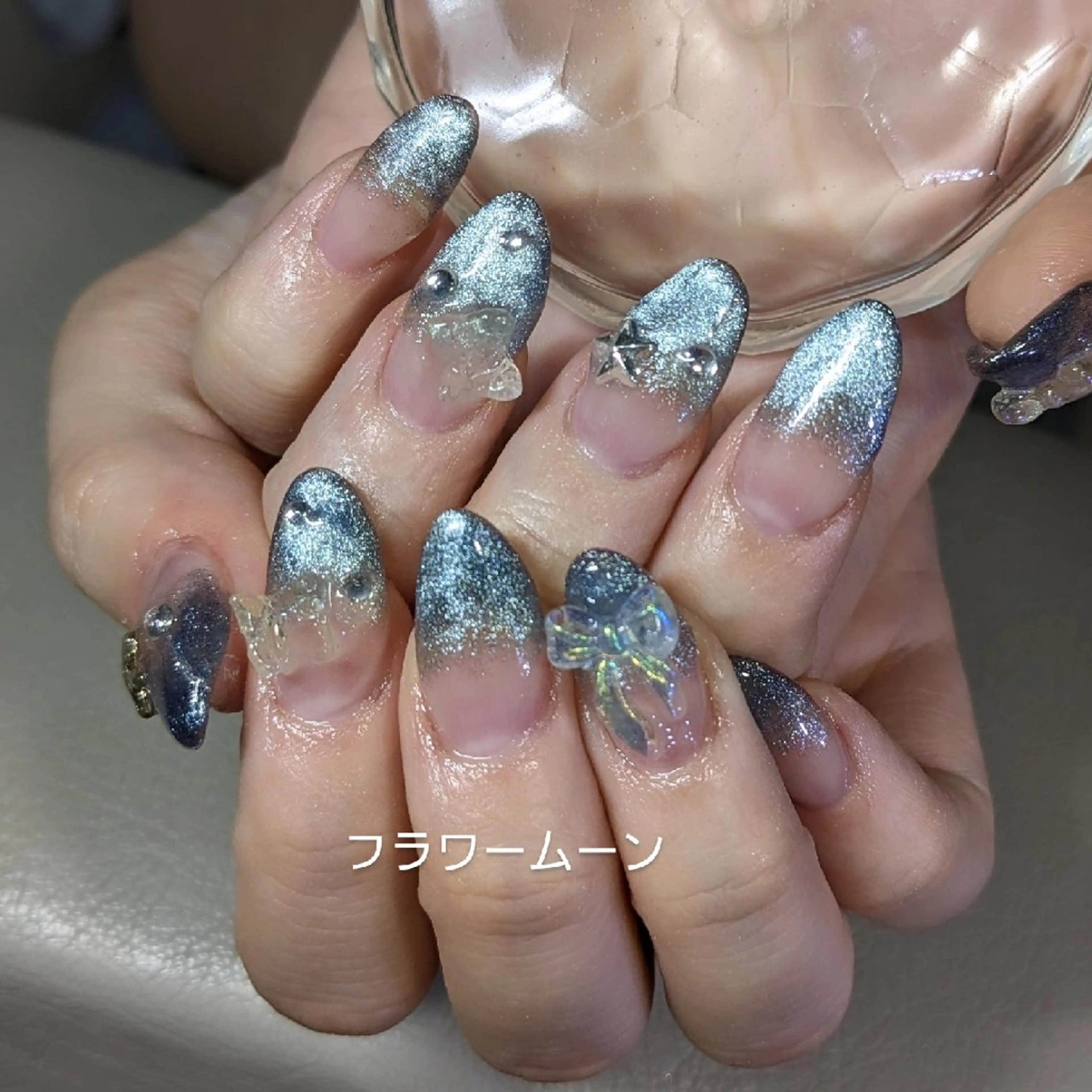 ネイル マグネットネイル フラワー ムーンのネイルデザイン
