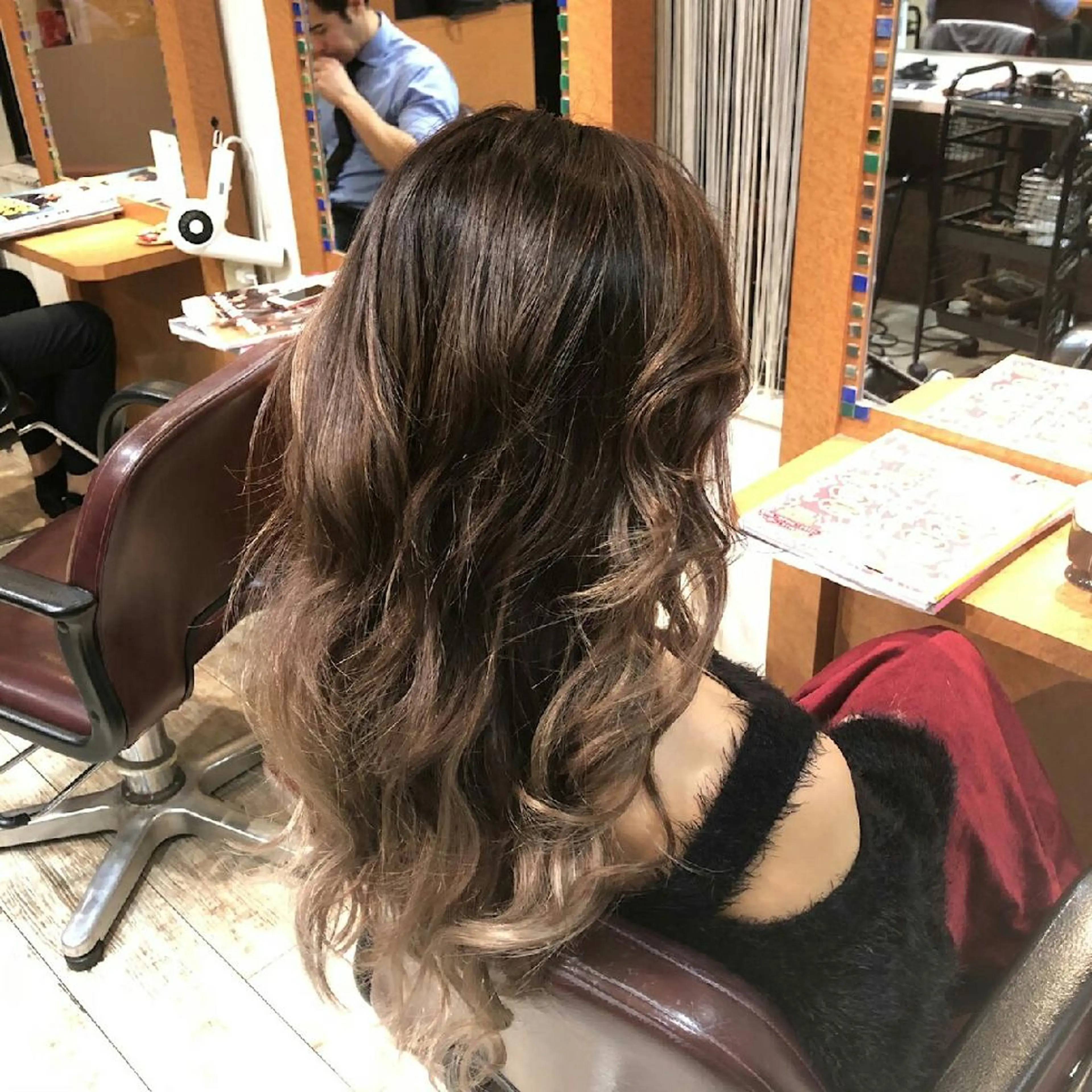 ロング カラー シールエクステ グラデーションカラー ハイライトカラー エクステ ハイライト TRUNS髪質改善所属・100%髪質改善特化 TRUNSのヘアスタイル