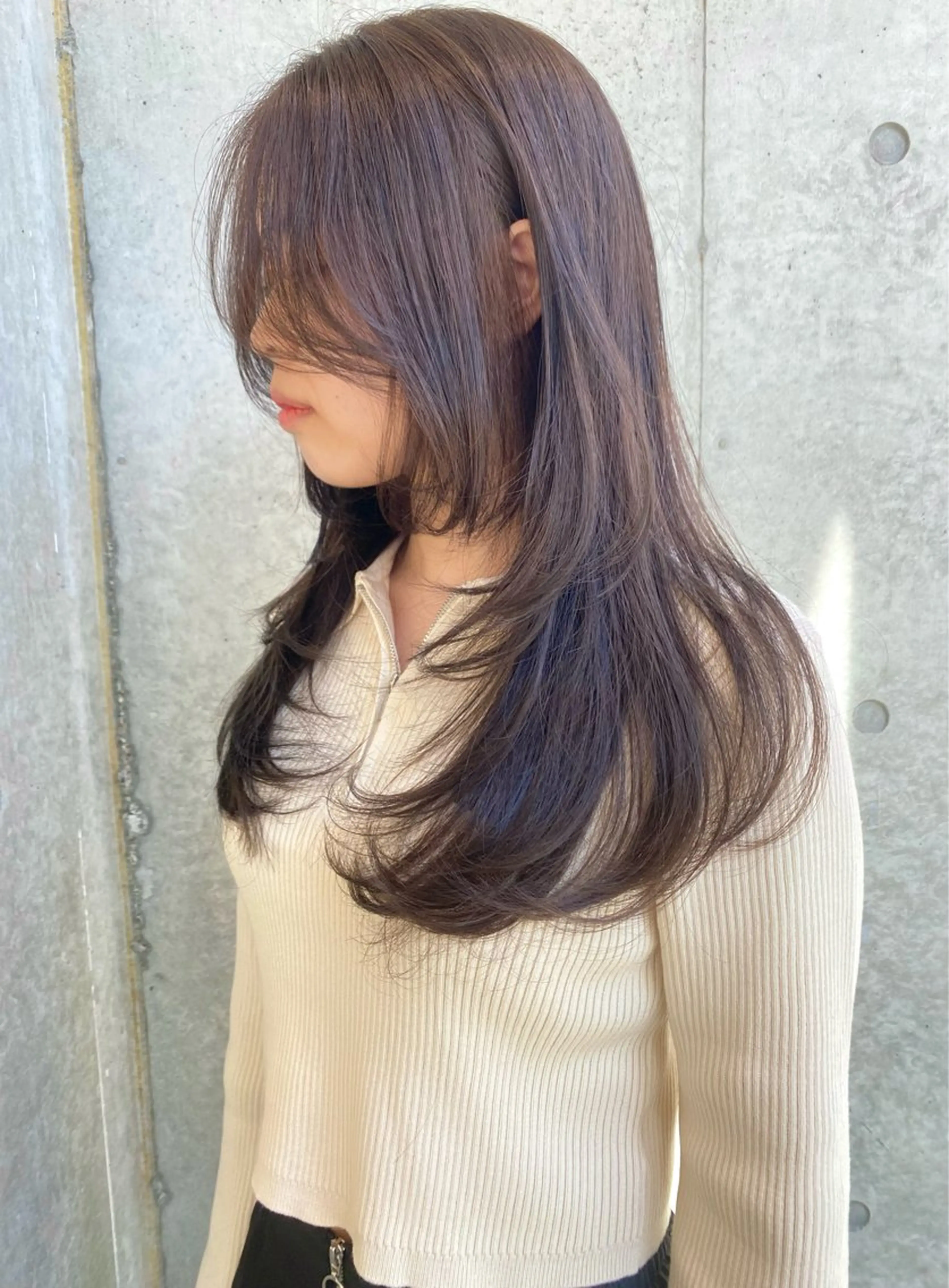 ロング カラー グレージュ 韓国風ヘア レイヤーカット カット ヘアカラー トリートメント レイヤー/柔色 /saKiのヘアスタイル
