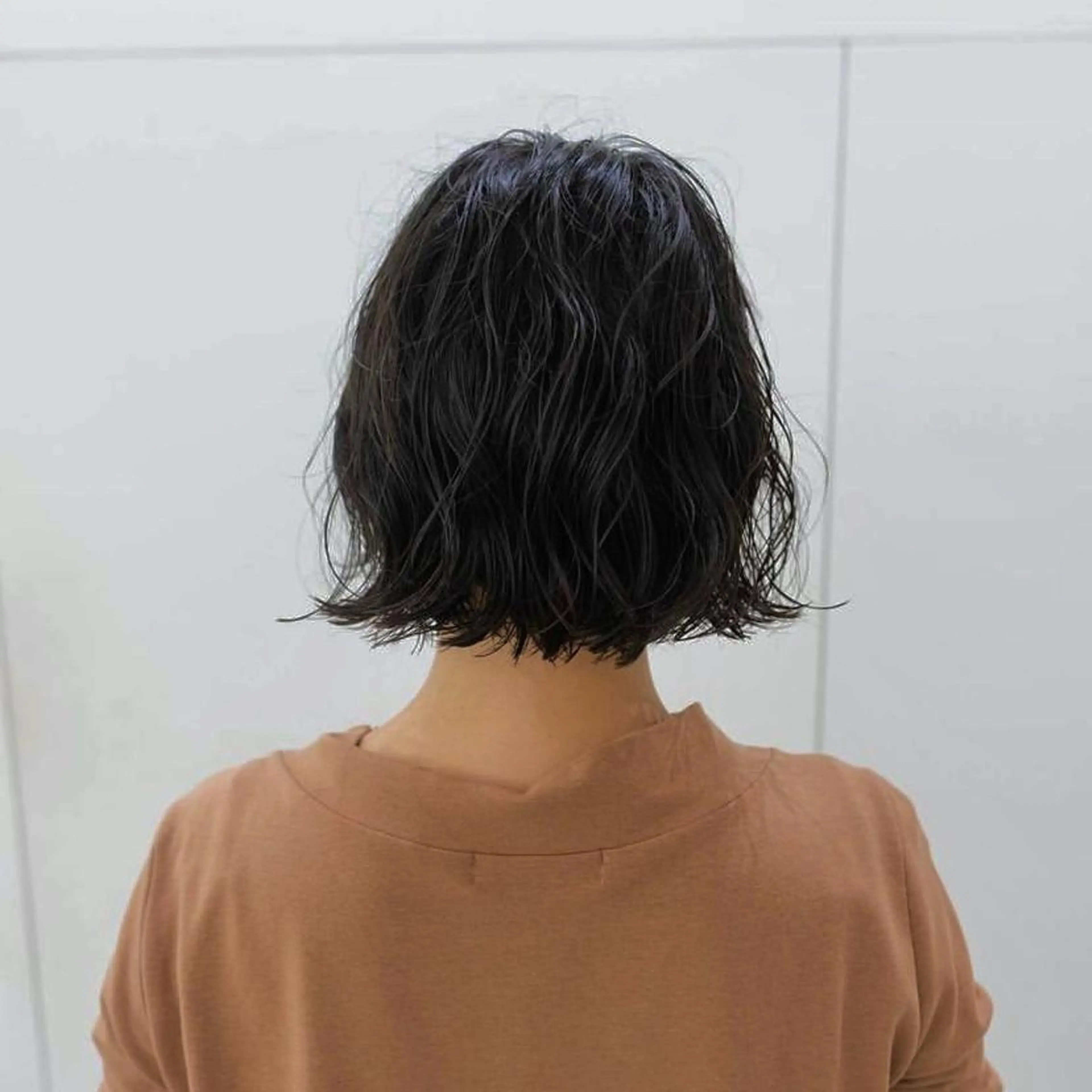 ショート パーマ ボブ 外ハネヘア RikO *. 明日空いてます🔥のヘアスタイル