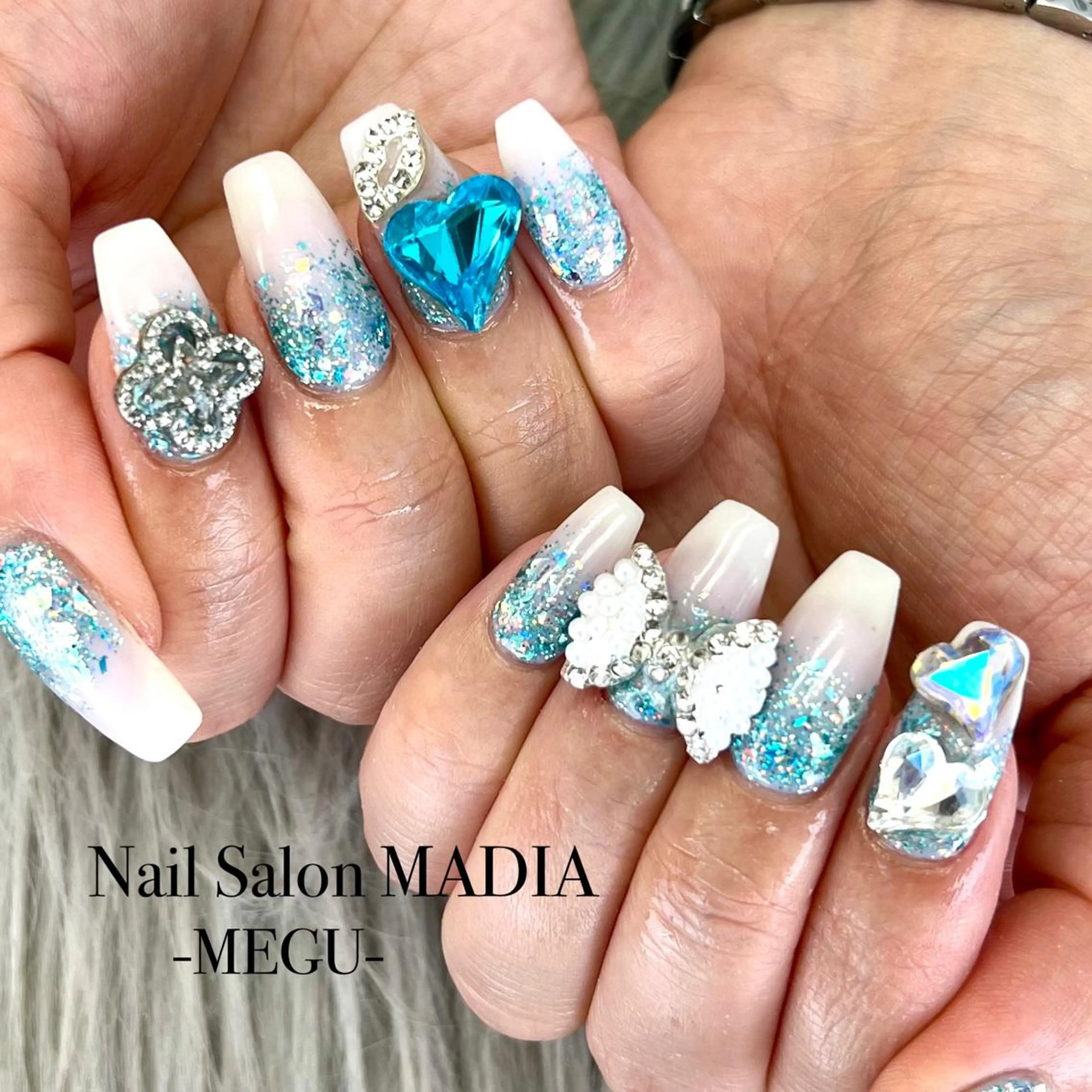 ネイル MADIA藤沢所属・MADIA MEGUのネイルデザイン