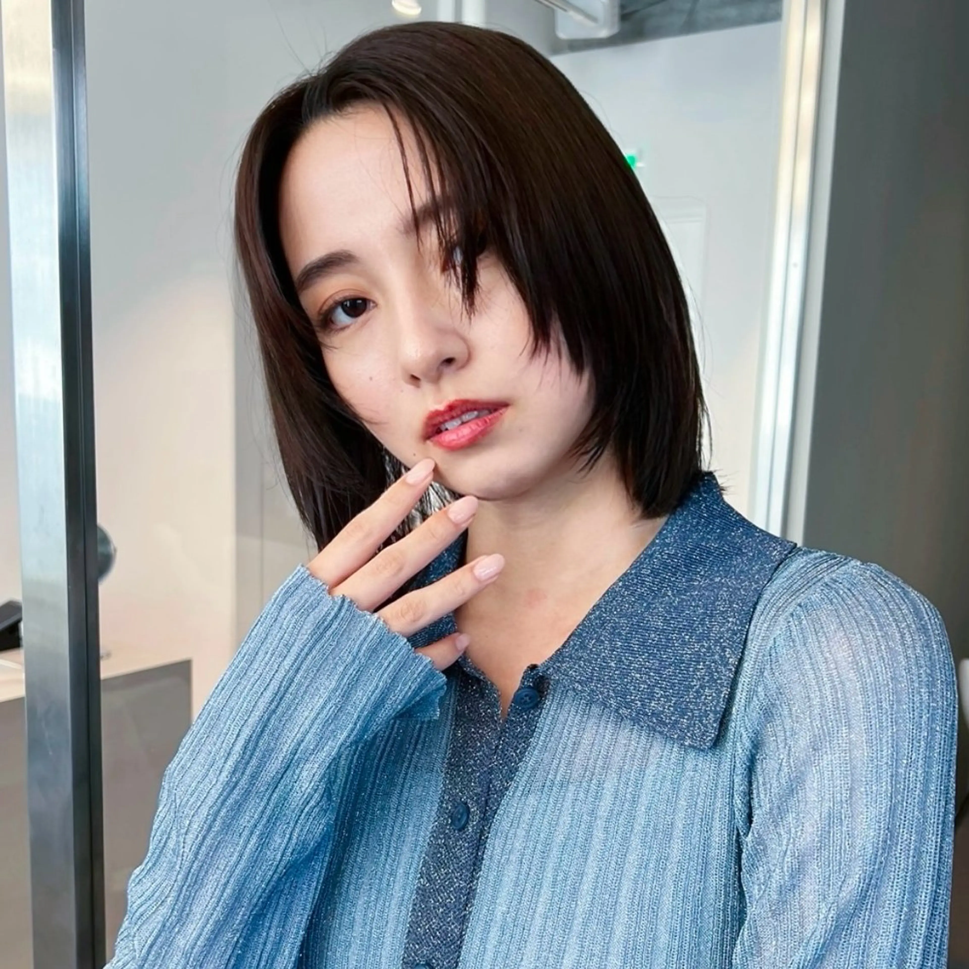 ミディアム TRICCA 銀座所属・奏羽　"ショート ・ボブ ・レイヤー"のヘアスタイル