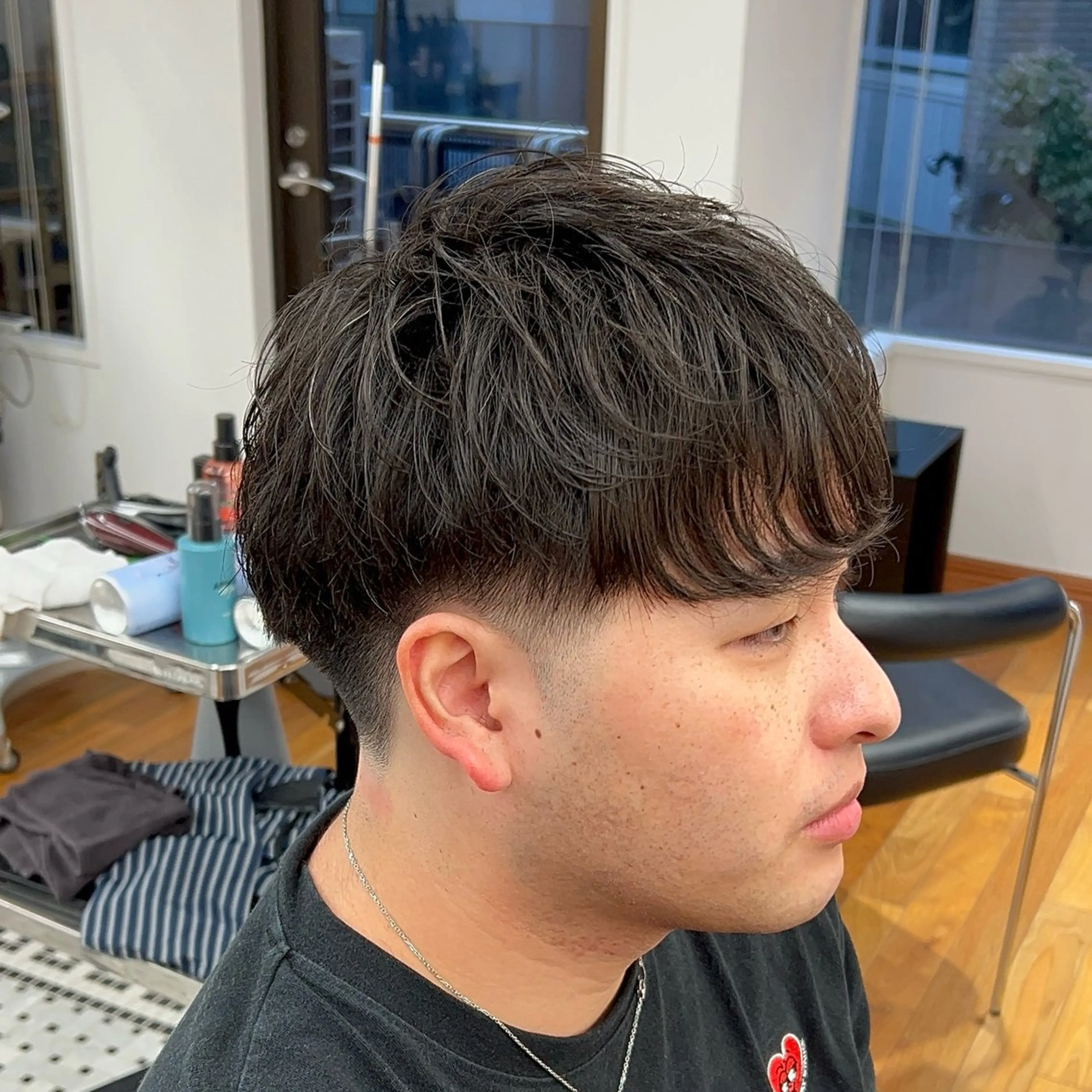 ショート メンズ フェードカット くせ毛 ショートヘア カット メンズカット✂️ スキンフェード伊藤陸のヘアスタイル