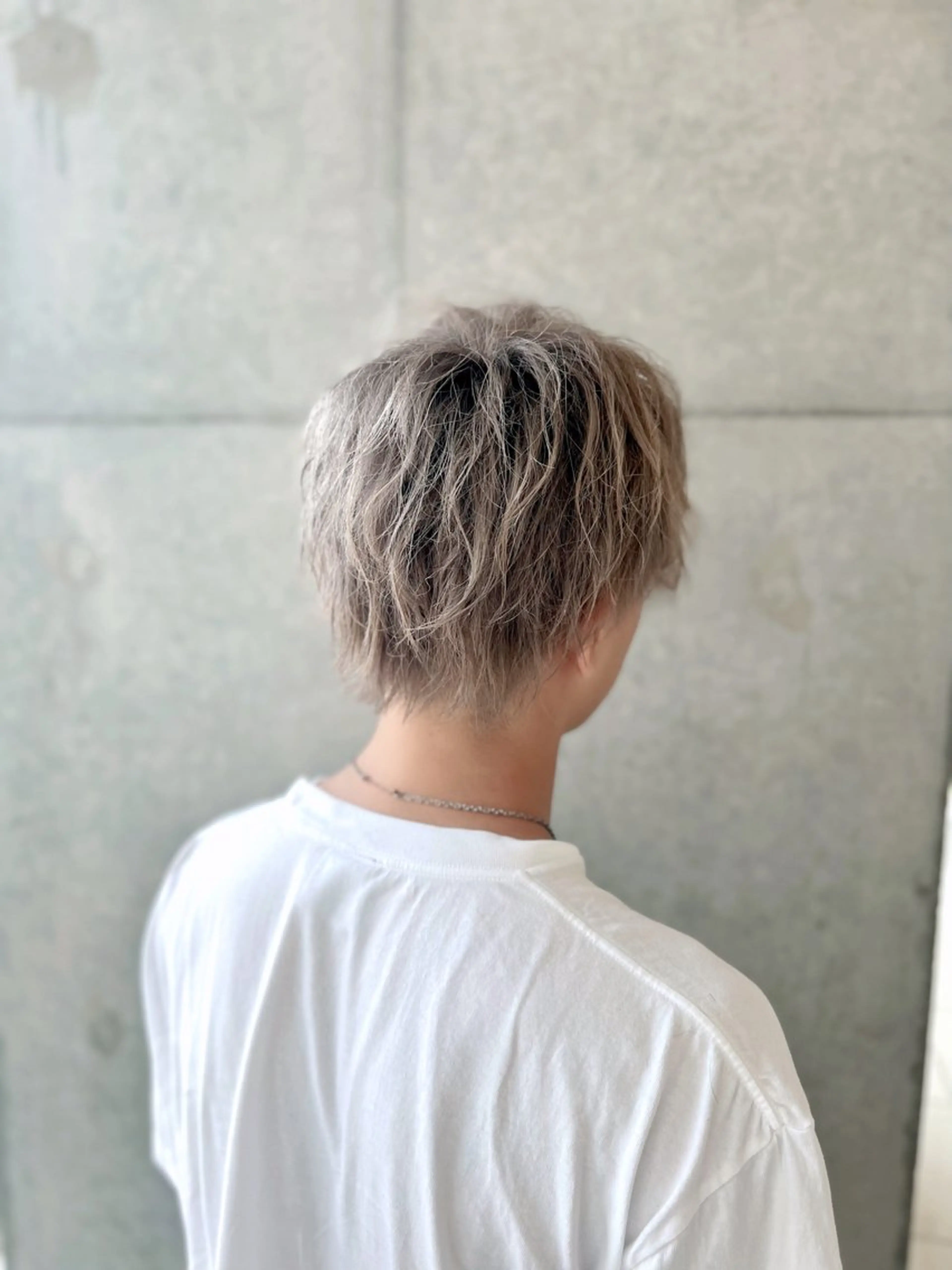 ショート カラー メンズ ベージュカラー ホワイトベージュ ヘアカラー Soul eater KANATAのヘアスタイル