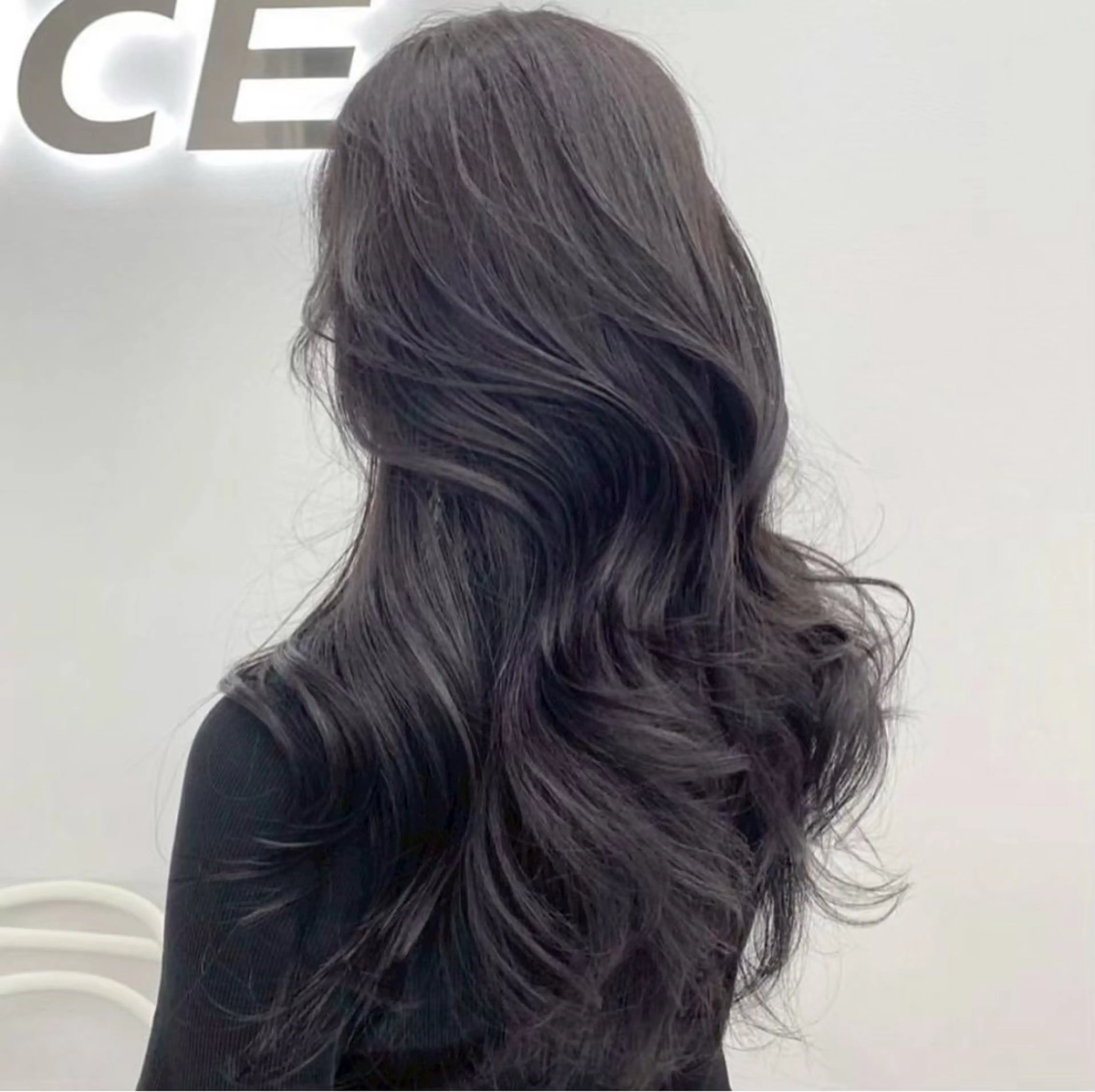 カラー 髪質改善 ヘアカラー トリートメント 🤍赤みのない透明感 カラー🤍MEIのヘアスタイル