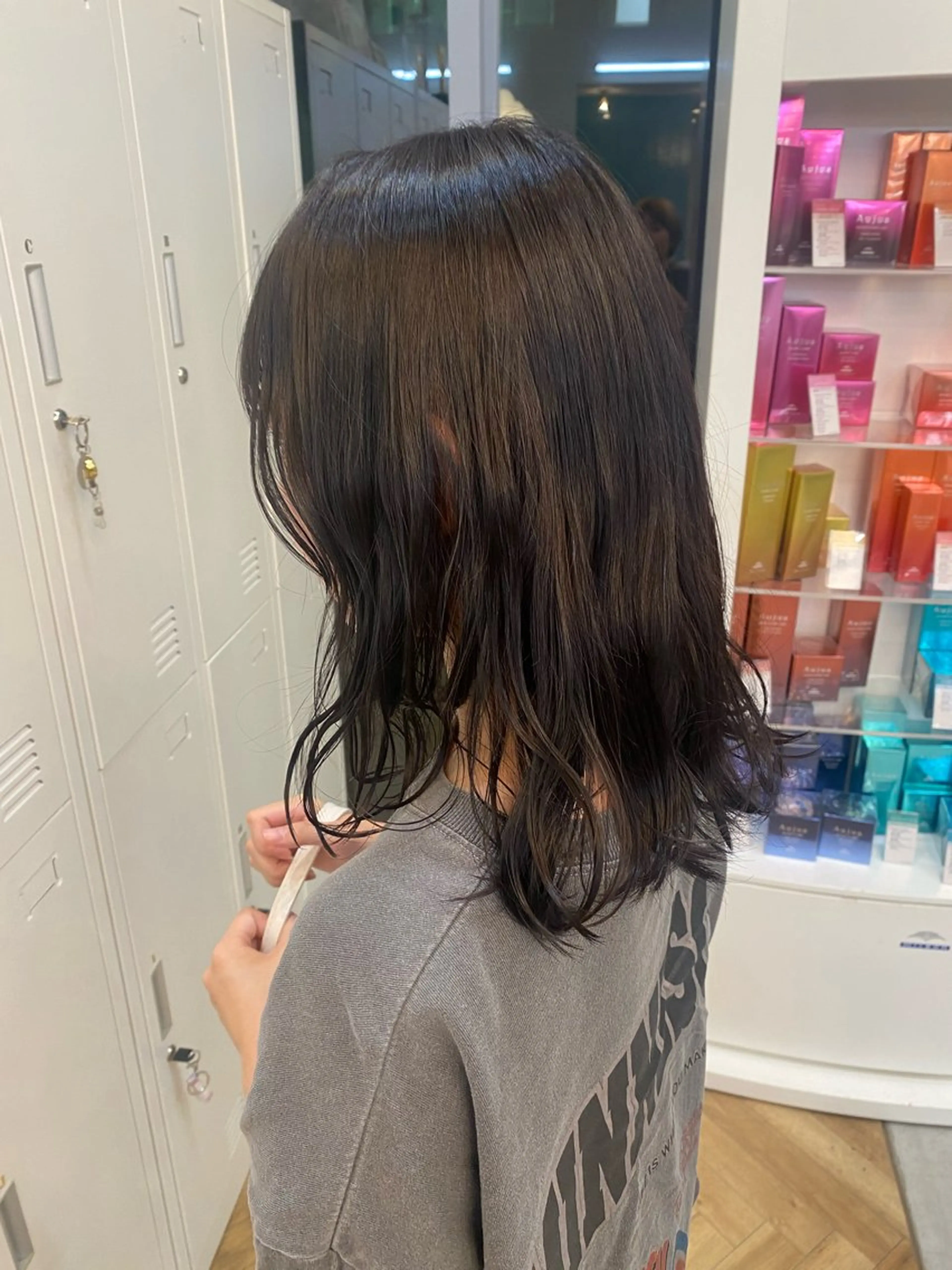 ミディアム カラー 黒髪 ブルーカラー ブルーブラック ブラウンカラー ヘアカラー 💫CONTI⭐️ 船越 凪沙🎪のヘアスタイル