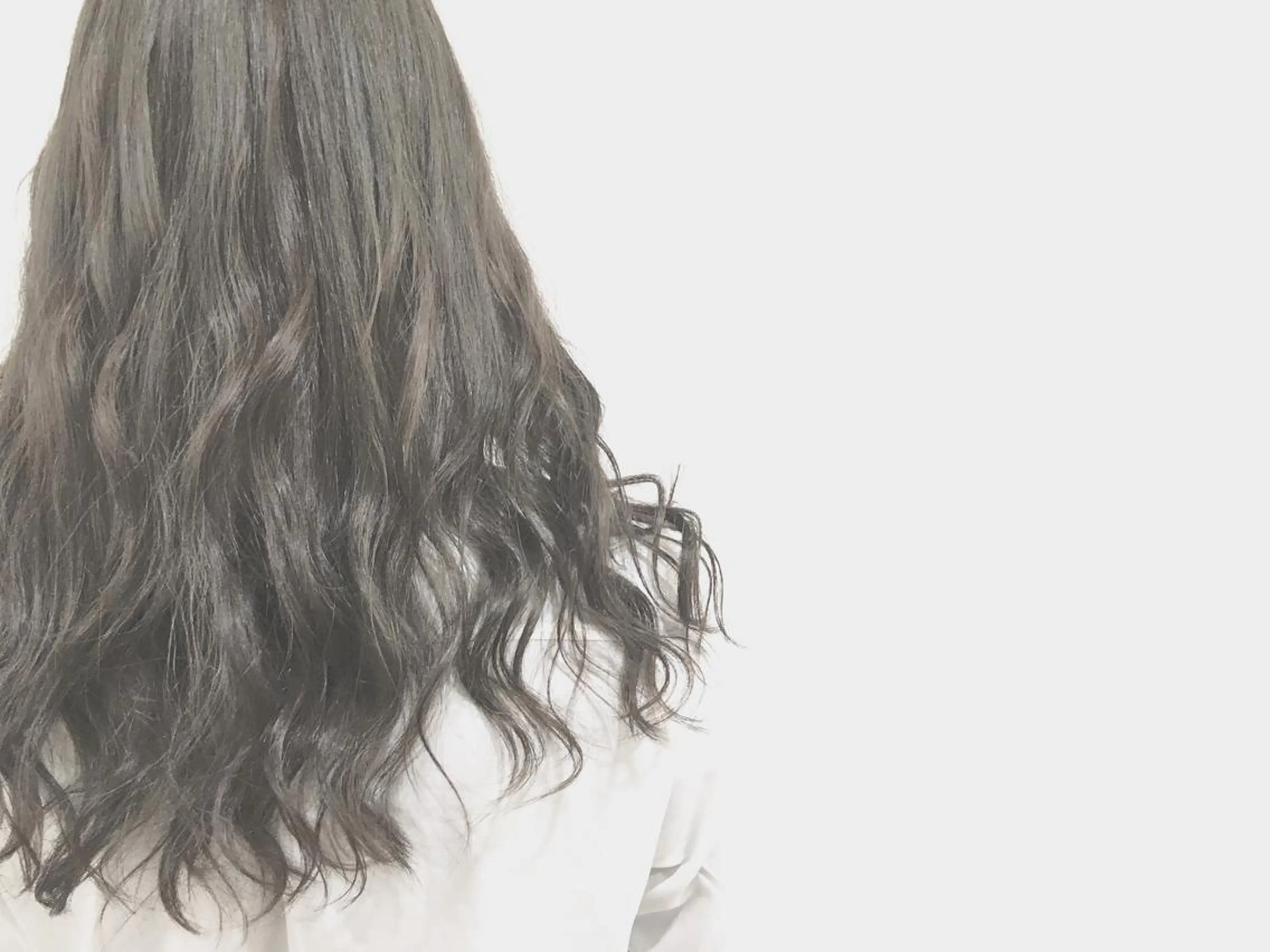 ロング カラー アッシュ ブリーチ ブリーチなしカラー てんま さやかのヘアスタイル