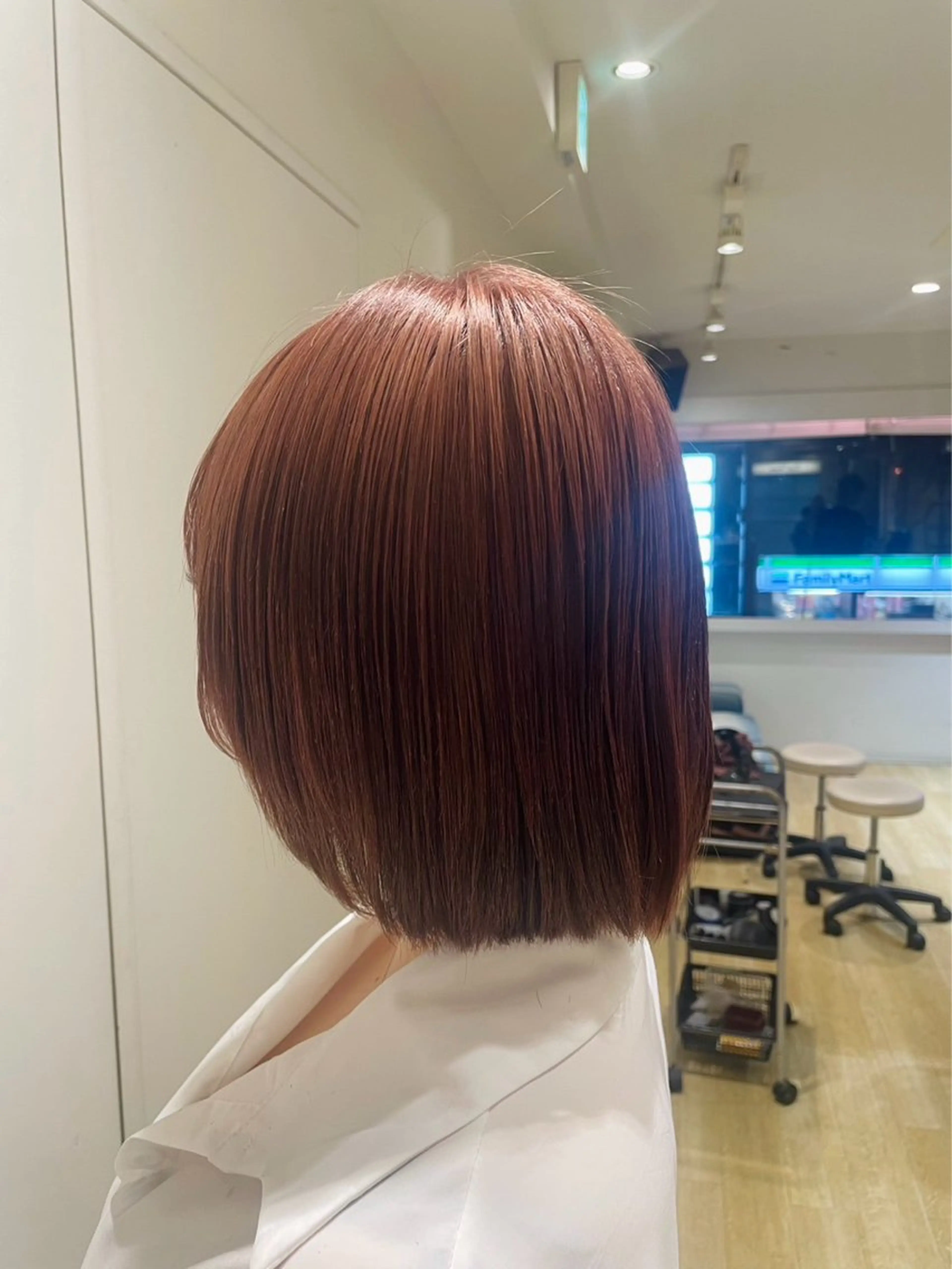 ショート カラー 新宿　副店長 新井彩斗のヘアスタイル