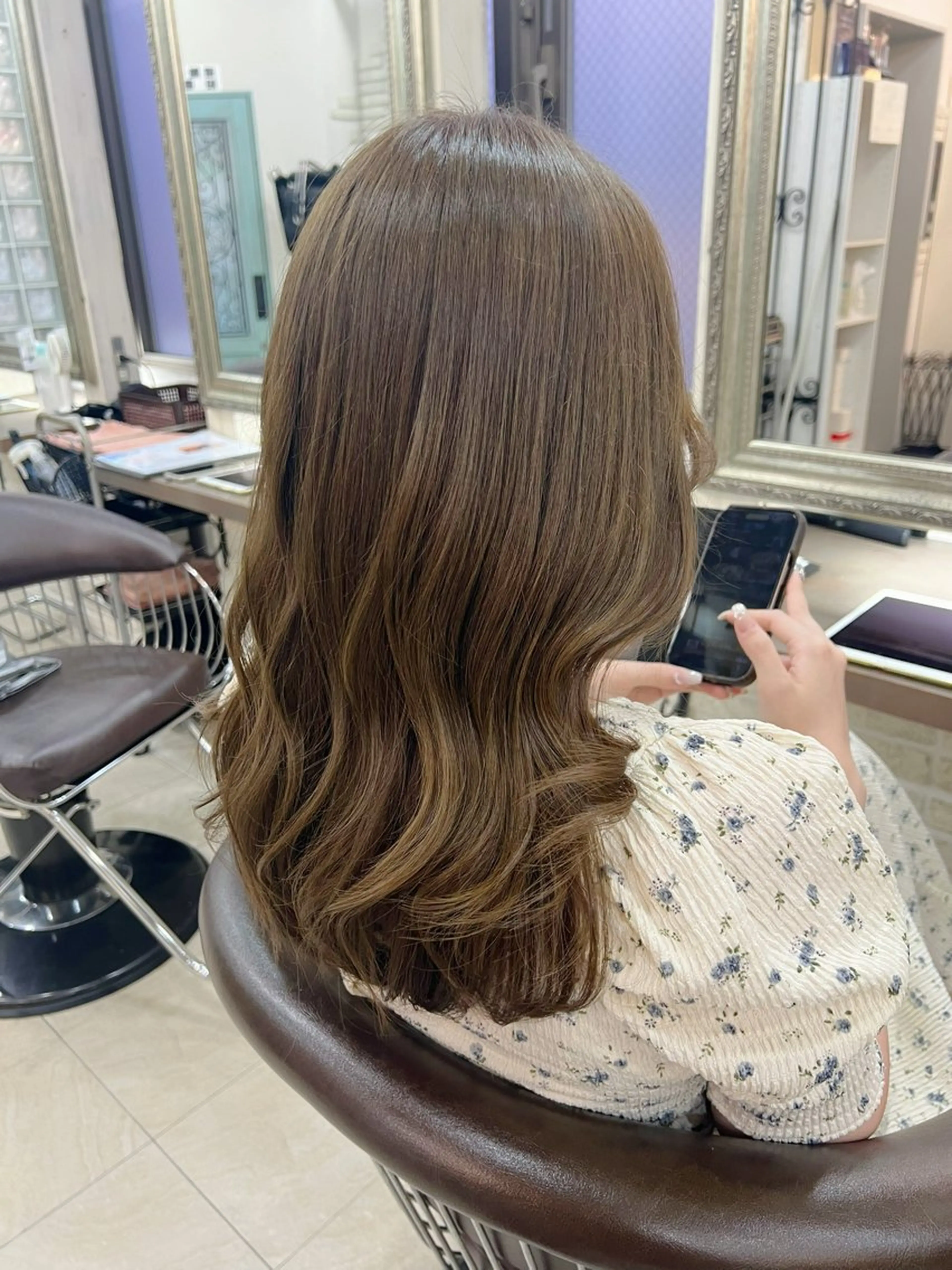 セミロング 柔らかオリーブカラー 透明感カラー古澤羅威のヘアスタイル