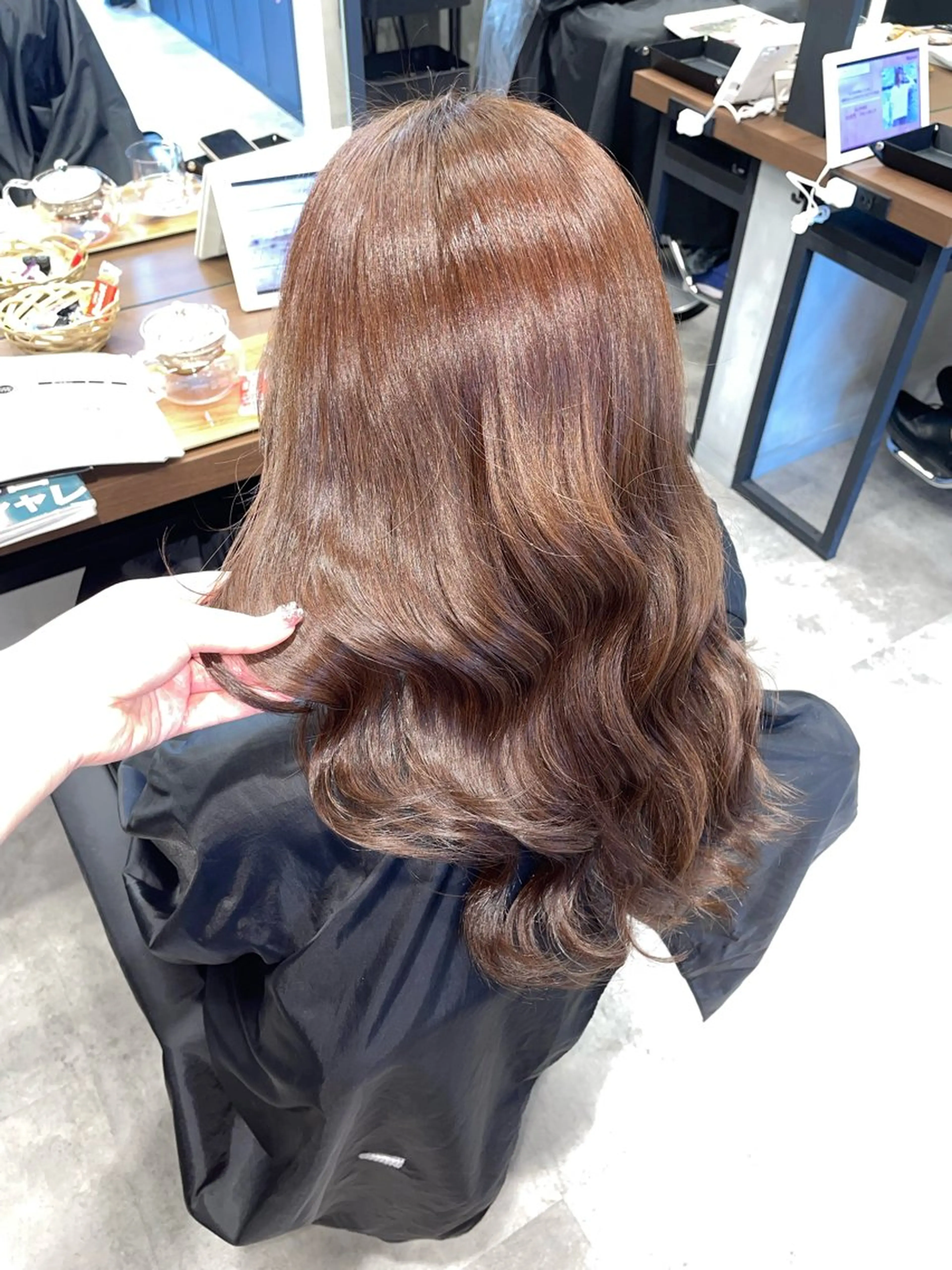 カラー 暖色/ハイトーン/ カラー/HBLのヘアスタイル