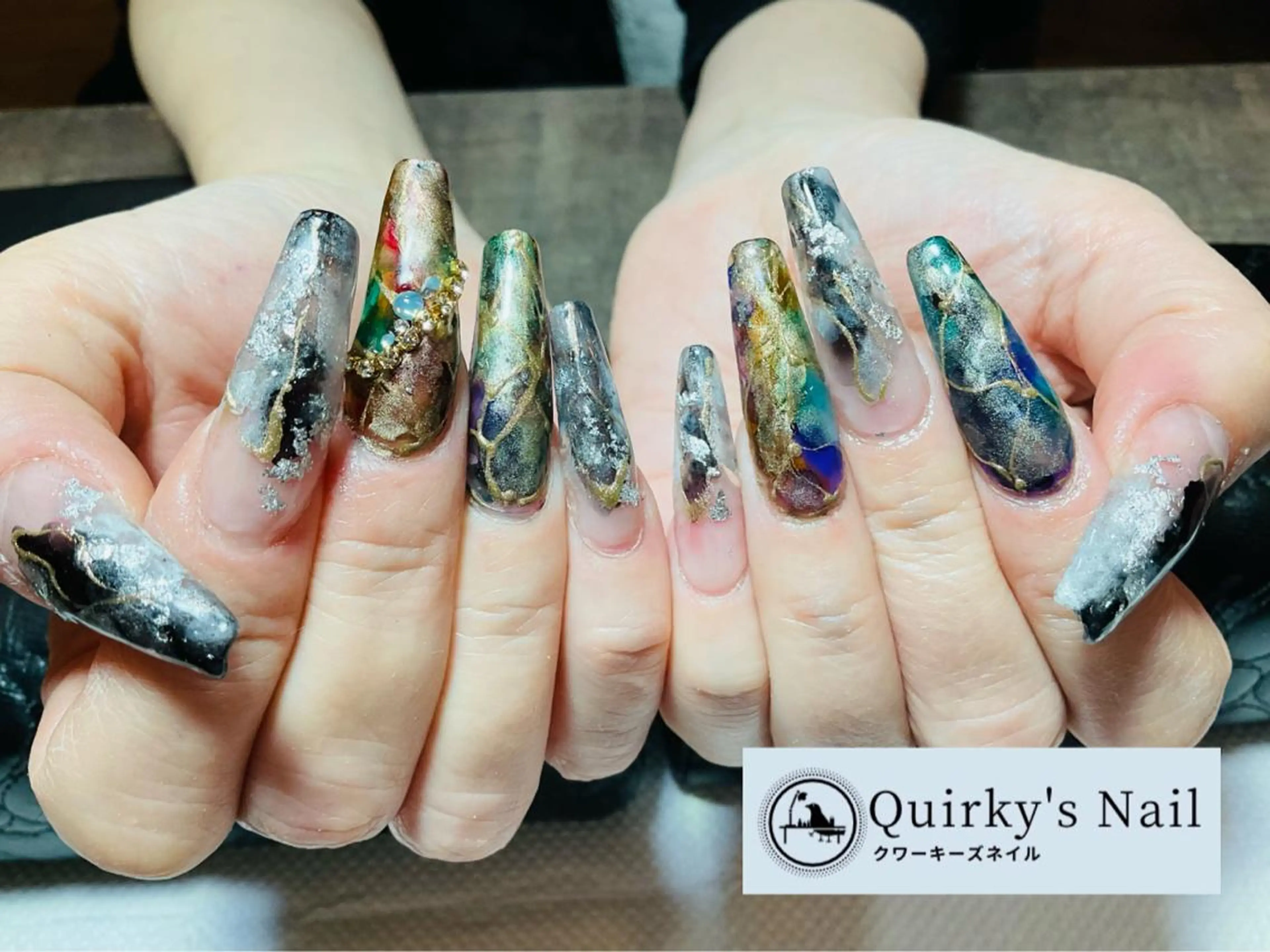 ネイル アートネイル ジェルネイル グラデーション ホログラムネイル キラキラネイル Quirky's Nail【栄店】のネイルデザイン