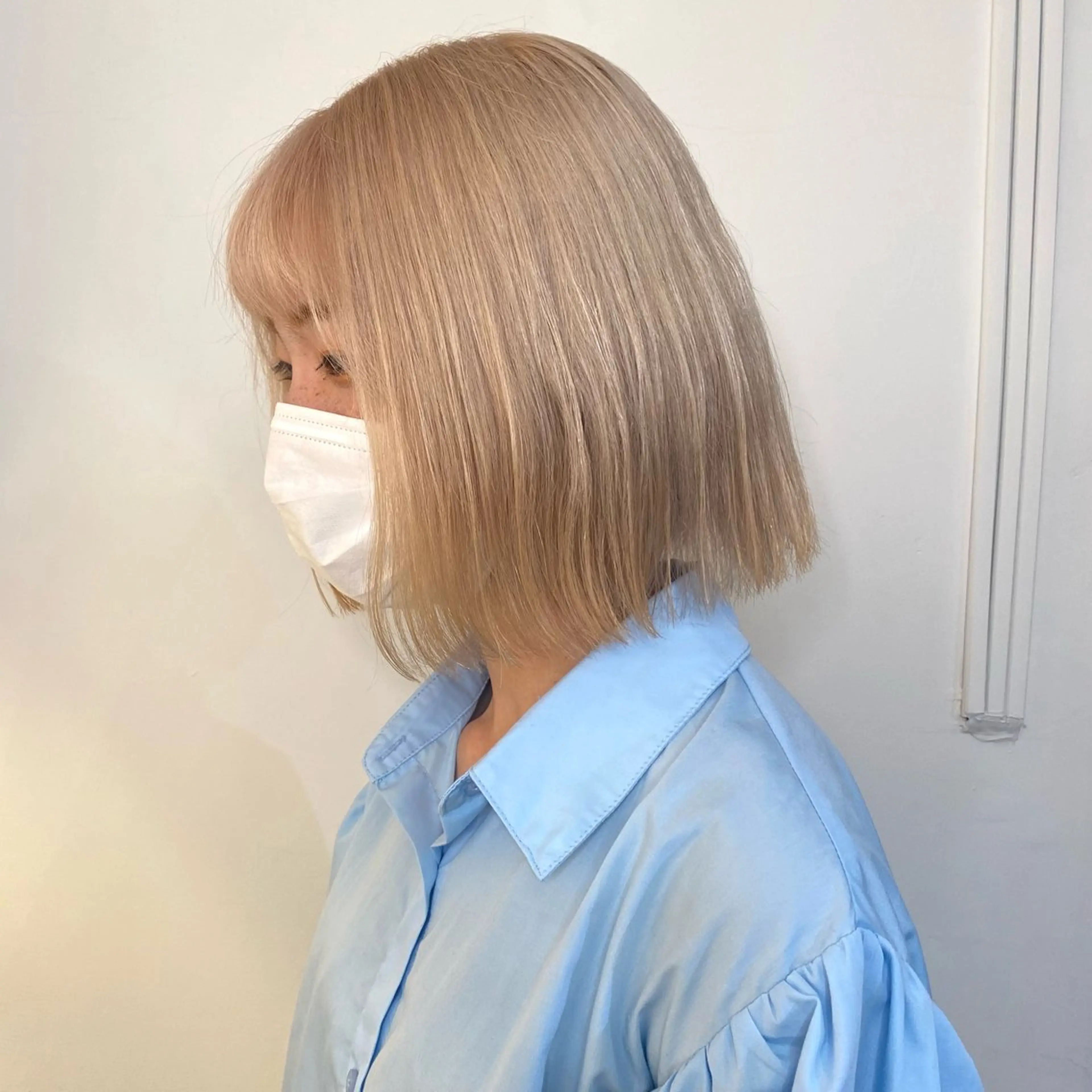 ミディアム カラー ベージュカラー ブリーチ ケアブリーチ ハイトーンカラー ミルクティーベージュ ヘアカラー 透明感ハイトーン 🌸takehiroのヘアスタイル
