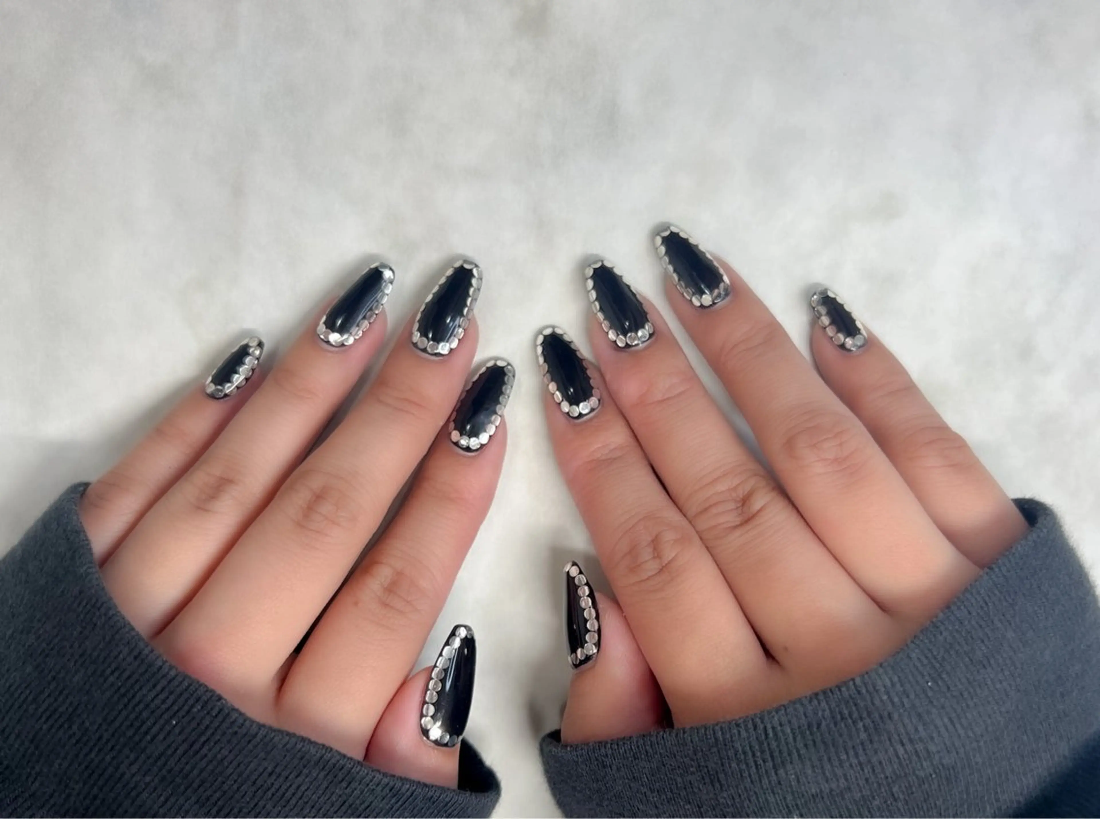 ミディアム 萬城 愛梨のネイルデザイン