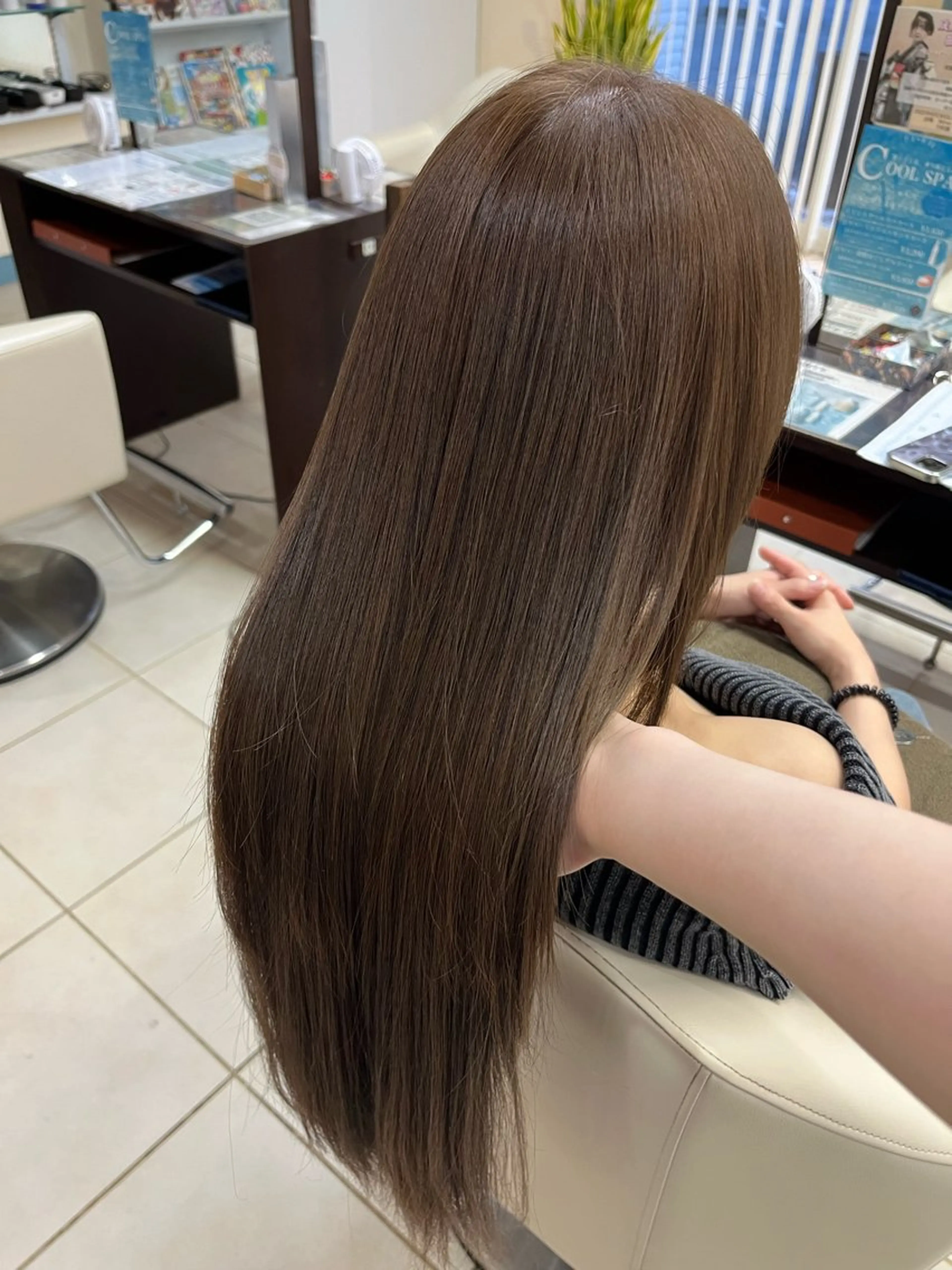 ロング カラー ベージュカラー ブリーチ ダブルカラー ブリーチなしカラー こじま りおのヘアスタイル
