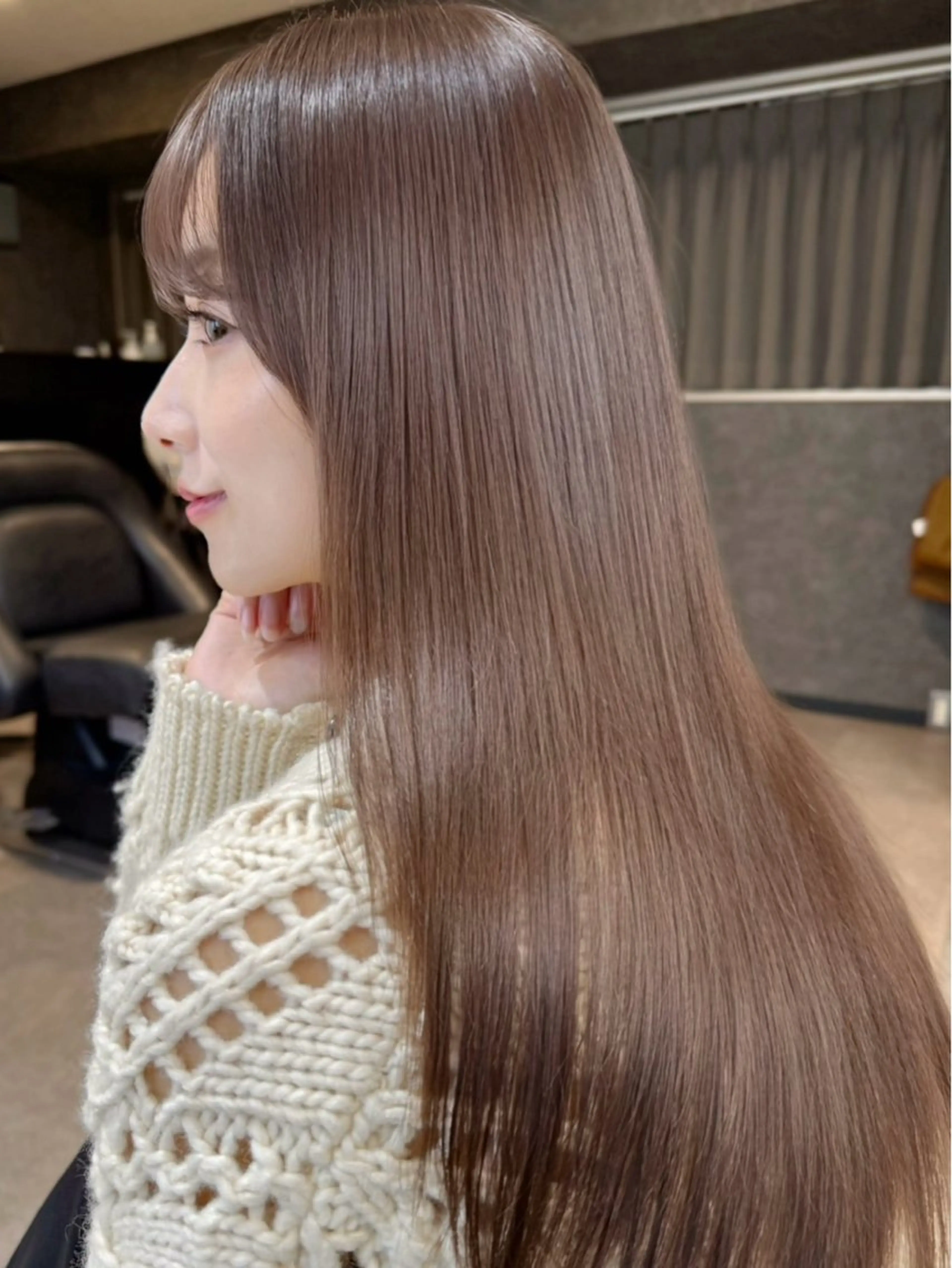 ロング くびれヘア 顔周りカット 髪質改善 韓国風ヘア レイヤーカット ヘアカラー トリートメント lana hair 新宿/髪質改善/韓国のヘアスタイル