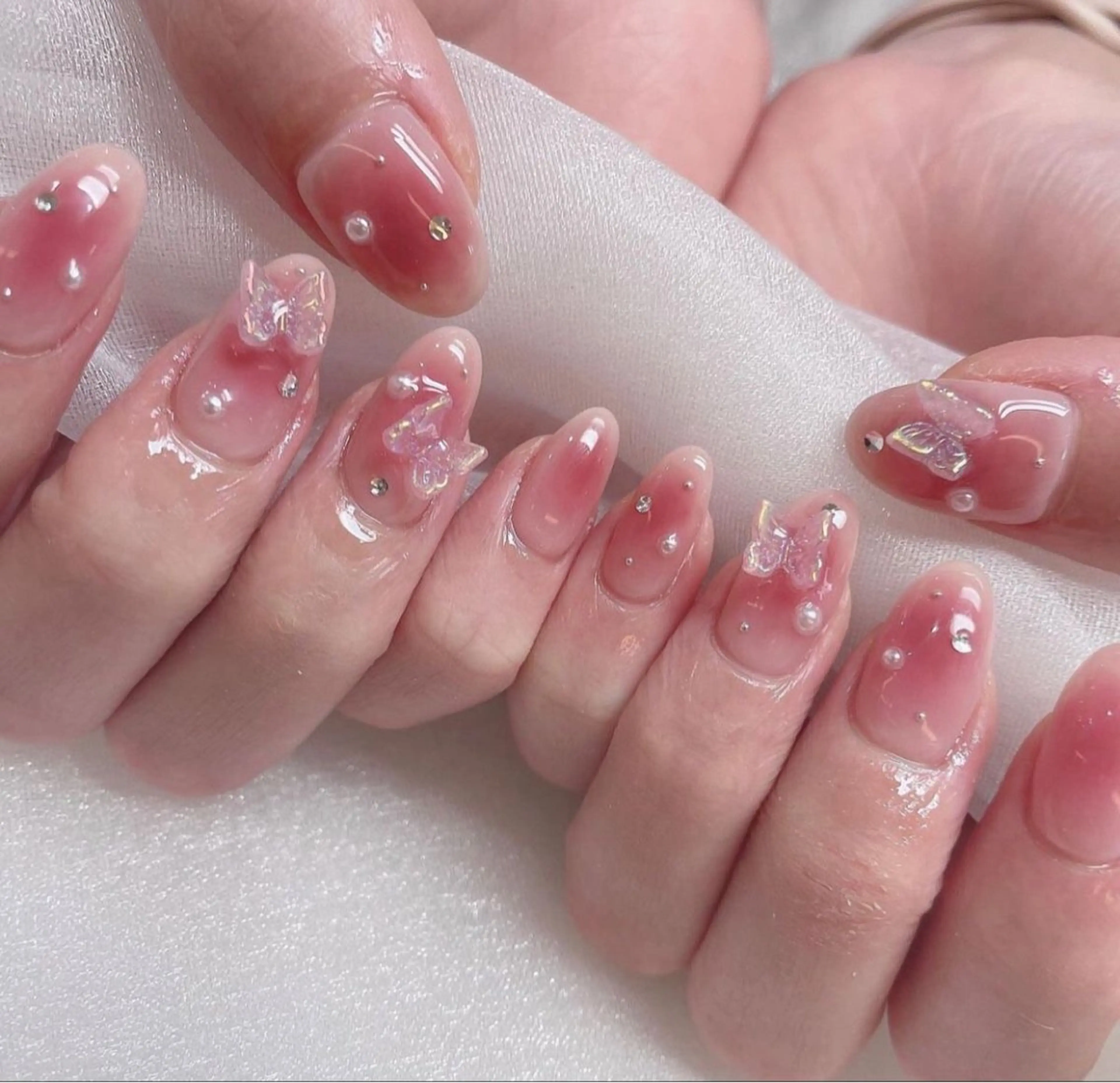ネイル ハンドネイル 🦋y y Nail 🤍のネイルデザイン