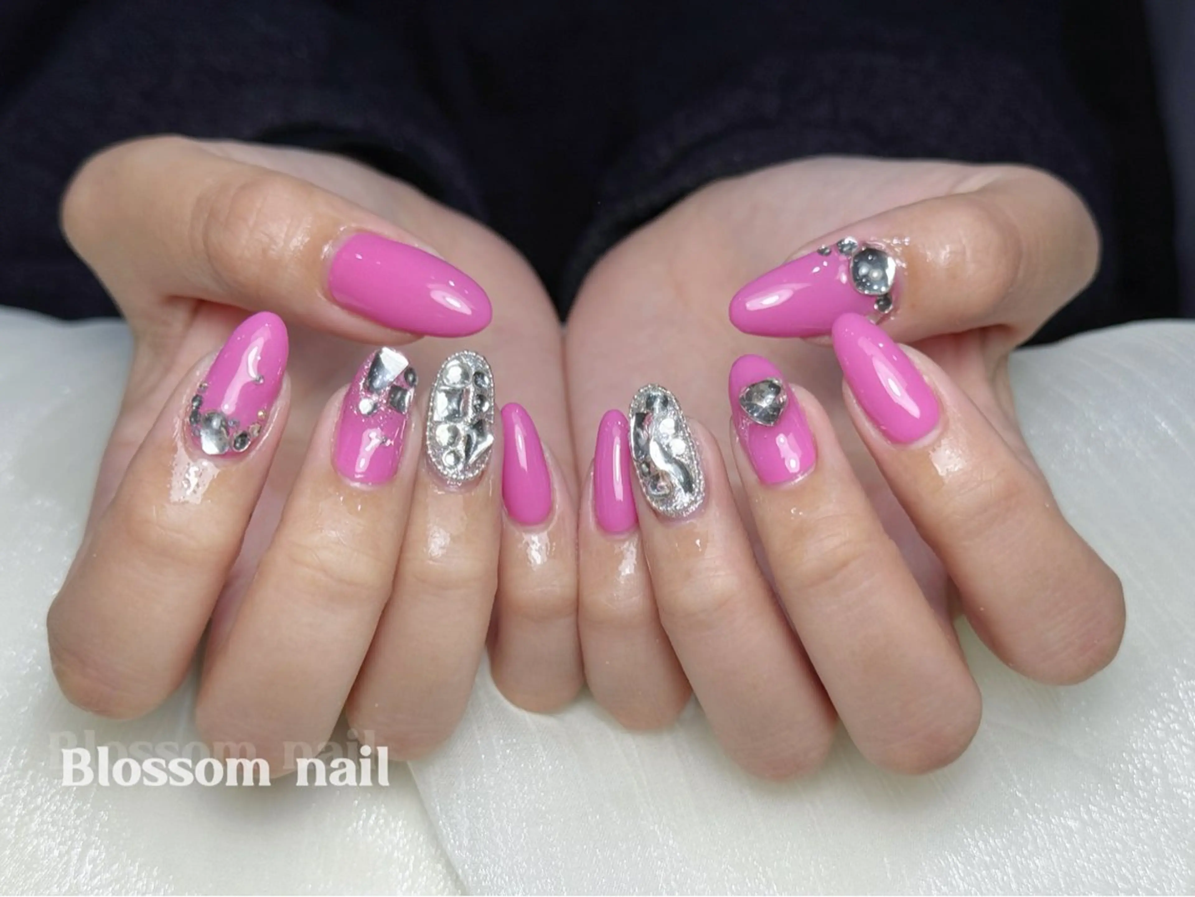 【Hand】持ち込みデザイン100分やり放題(時間内デザイン、パーツ6本迄)の写真