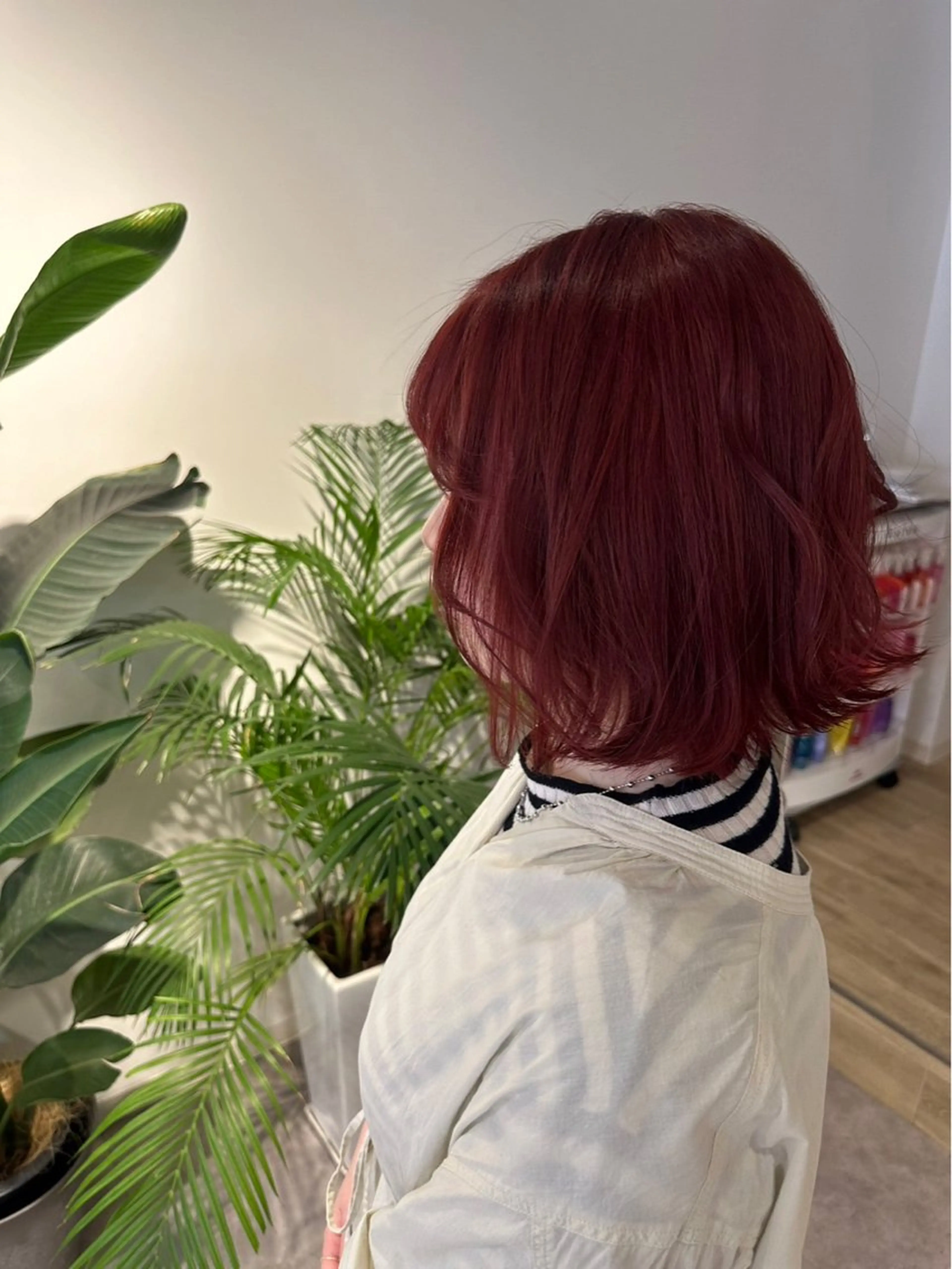 ミディアム カット ヘアカラー MIA スタイリストのヘアスタイル