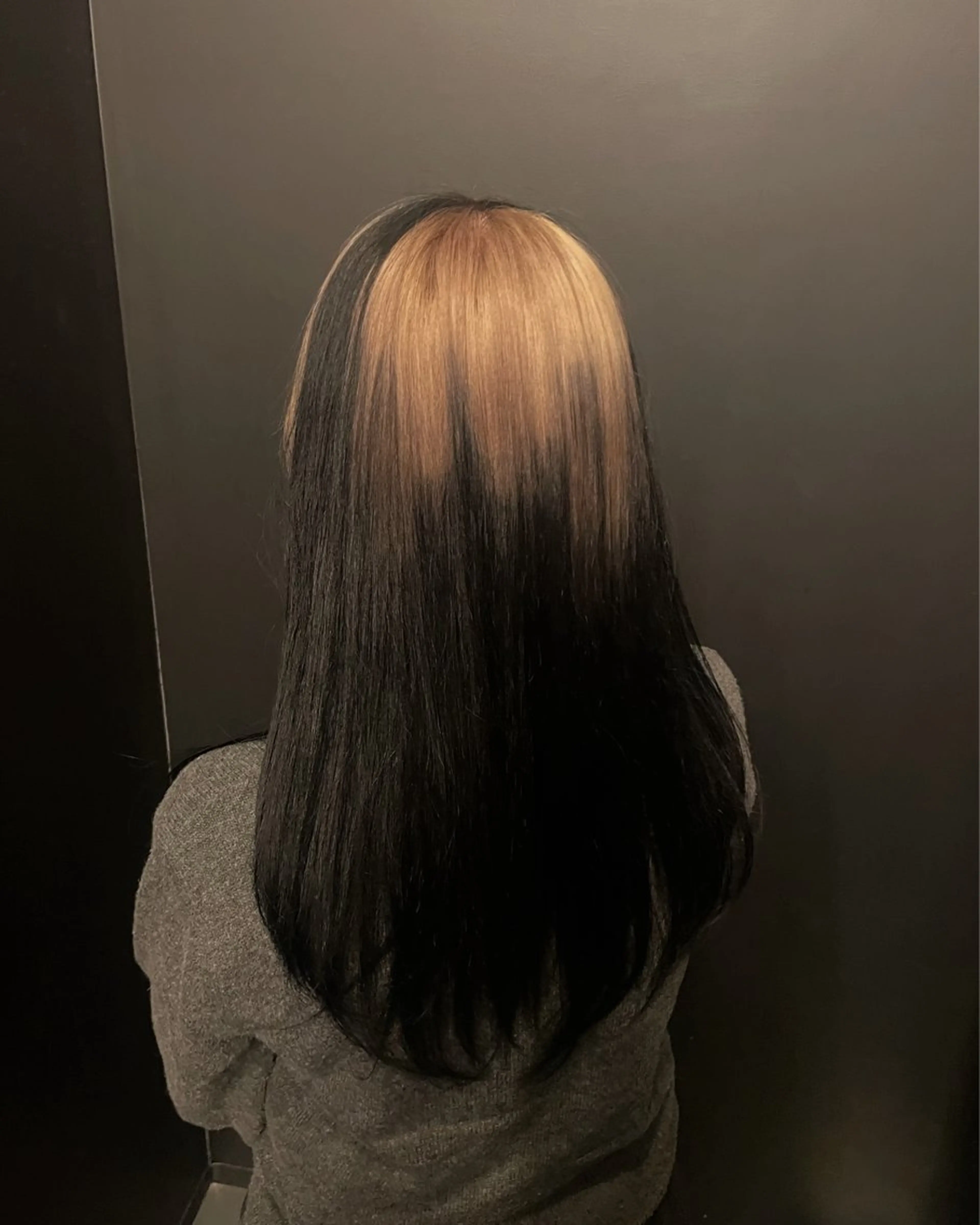 ミディアム カラー ヘアカラー トリートメント ハイトーン×デザイン 🪽🫧HIKARIのヘアスタイル