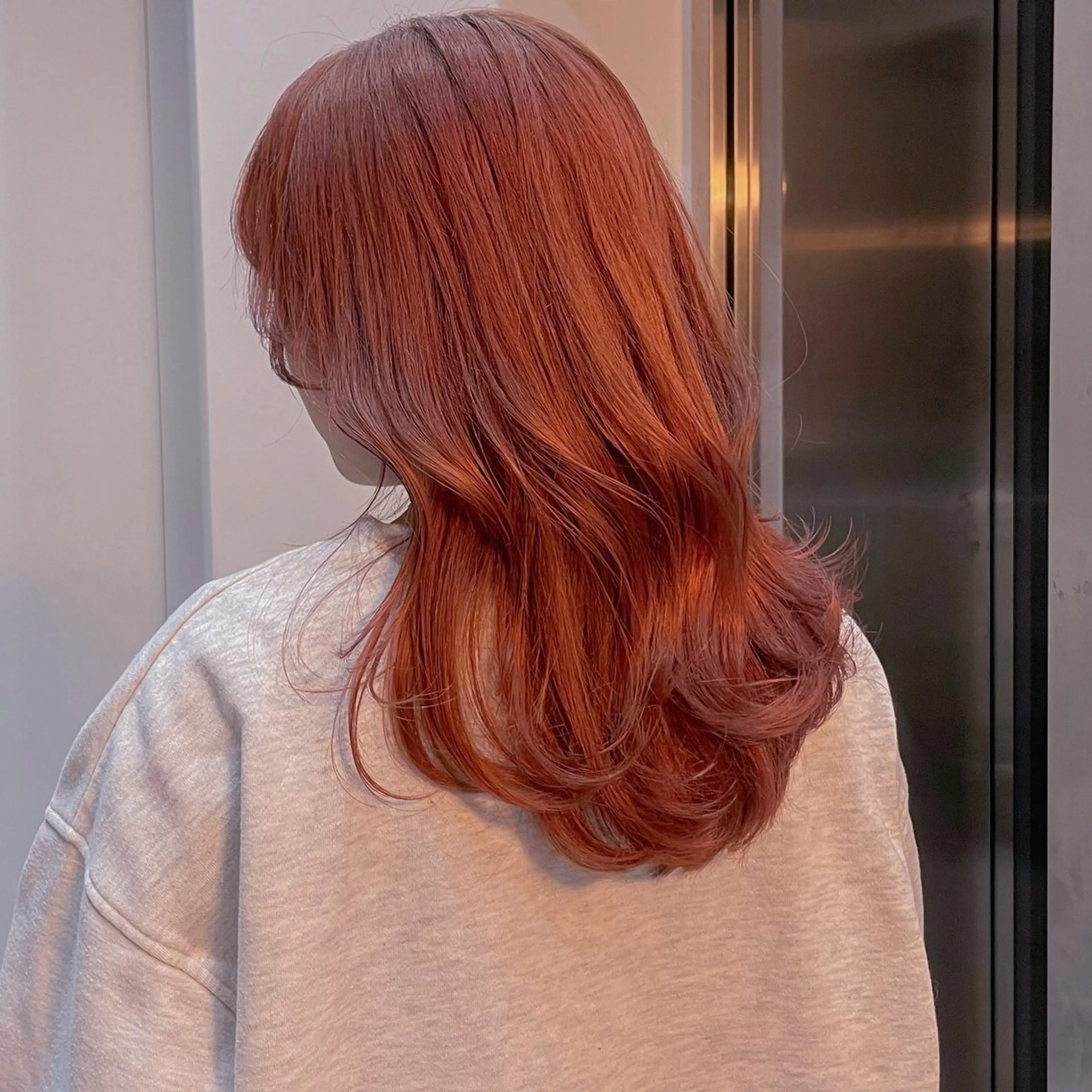ミディアム カラー オレンジピンク カット ヘアカラー トリートメント レイヤー/ブリーチ ♥️【木坂 桃歌】のヘアスタイル