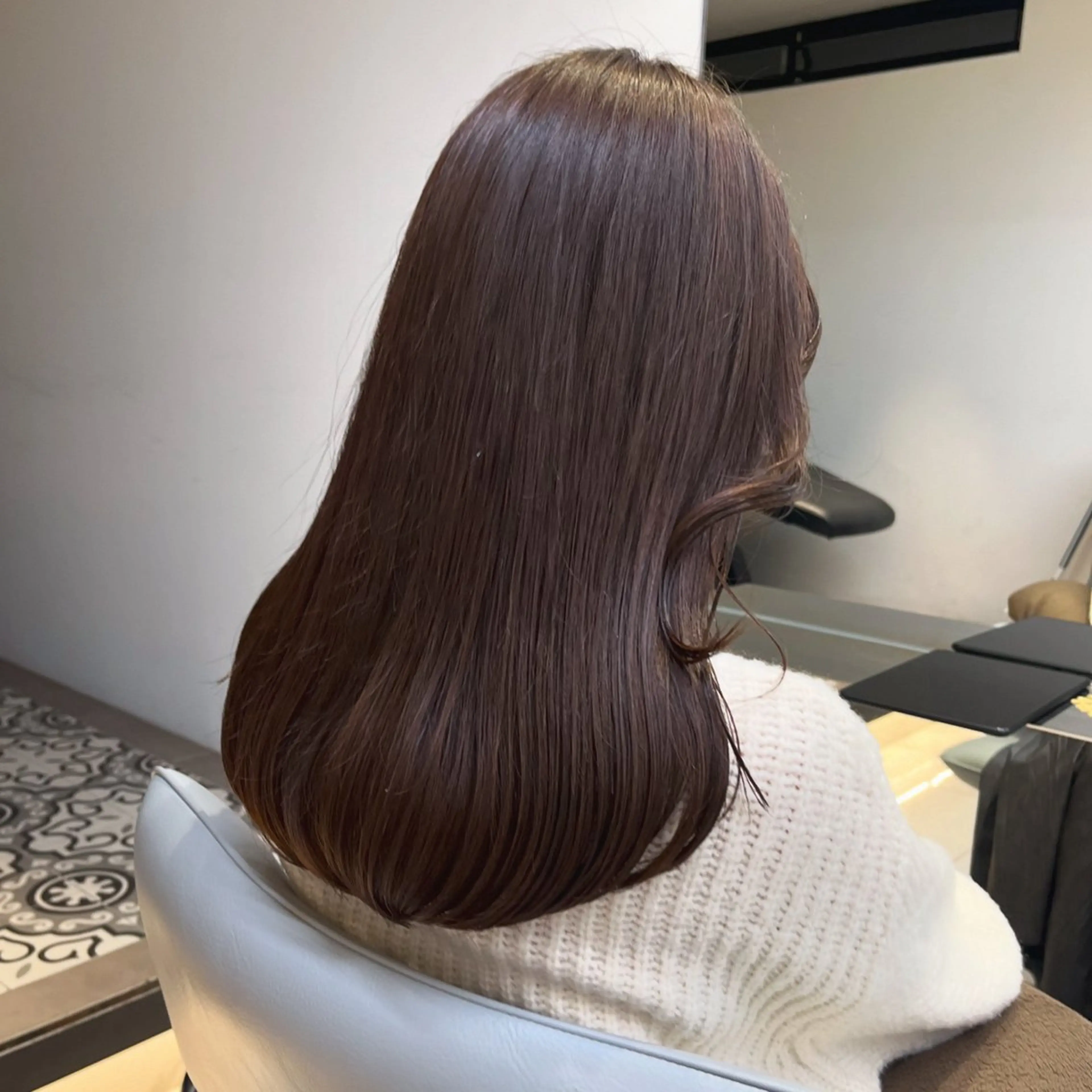 ミディアム カラー ブラウンカラー 透明感カラー オリーブブラウン シアーブラウン ヘアカラー トリートメント ヘッドスパ ヘアセット カジュアルを女っぽく 𝗮𝘆𝗮𝗰𝗼のヘアスタイル