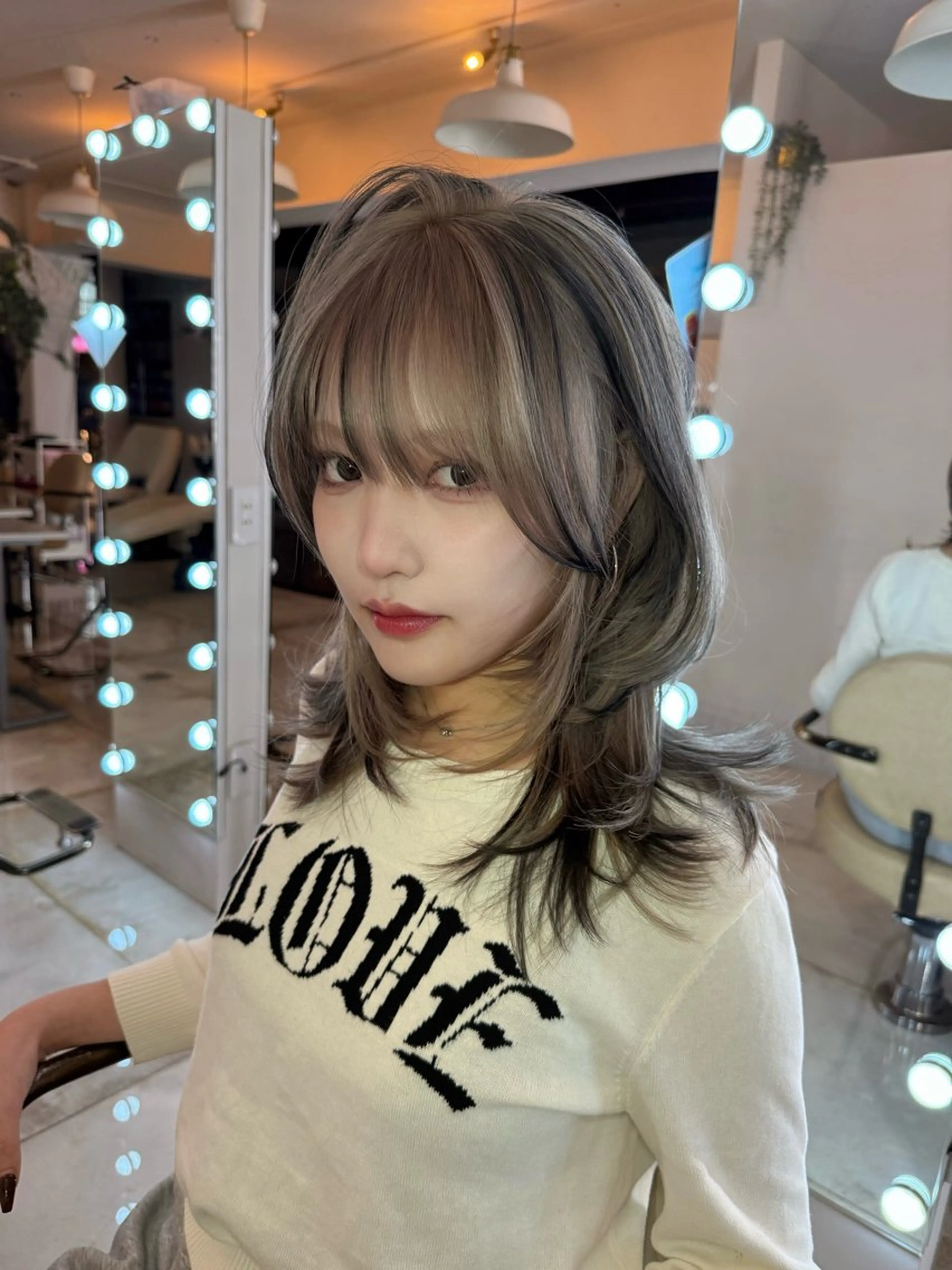 セミロング カラー デザインカラー レイヤーカット ヘアカラー HARUNA/原宿/ デザイン/ハイトーンのヘアスタイル