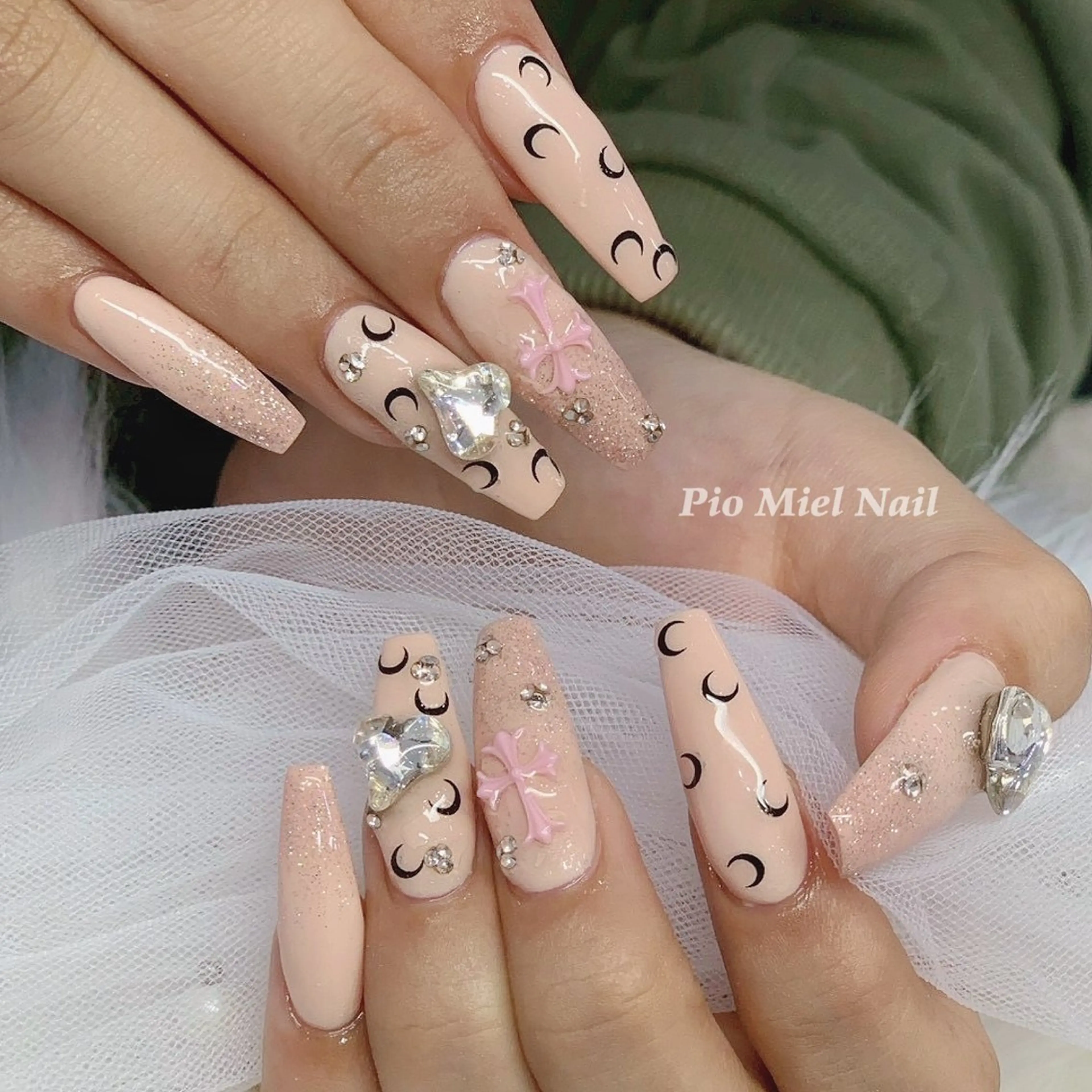 ネイル フレンチネイル 韓国ネイル マグネットネイル ニュアンスネイル ワンカラーネイル ハンドネイル Pio Mielのネイルデザイン