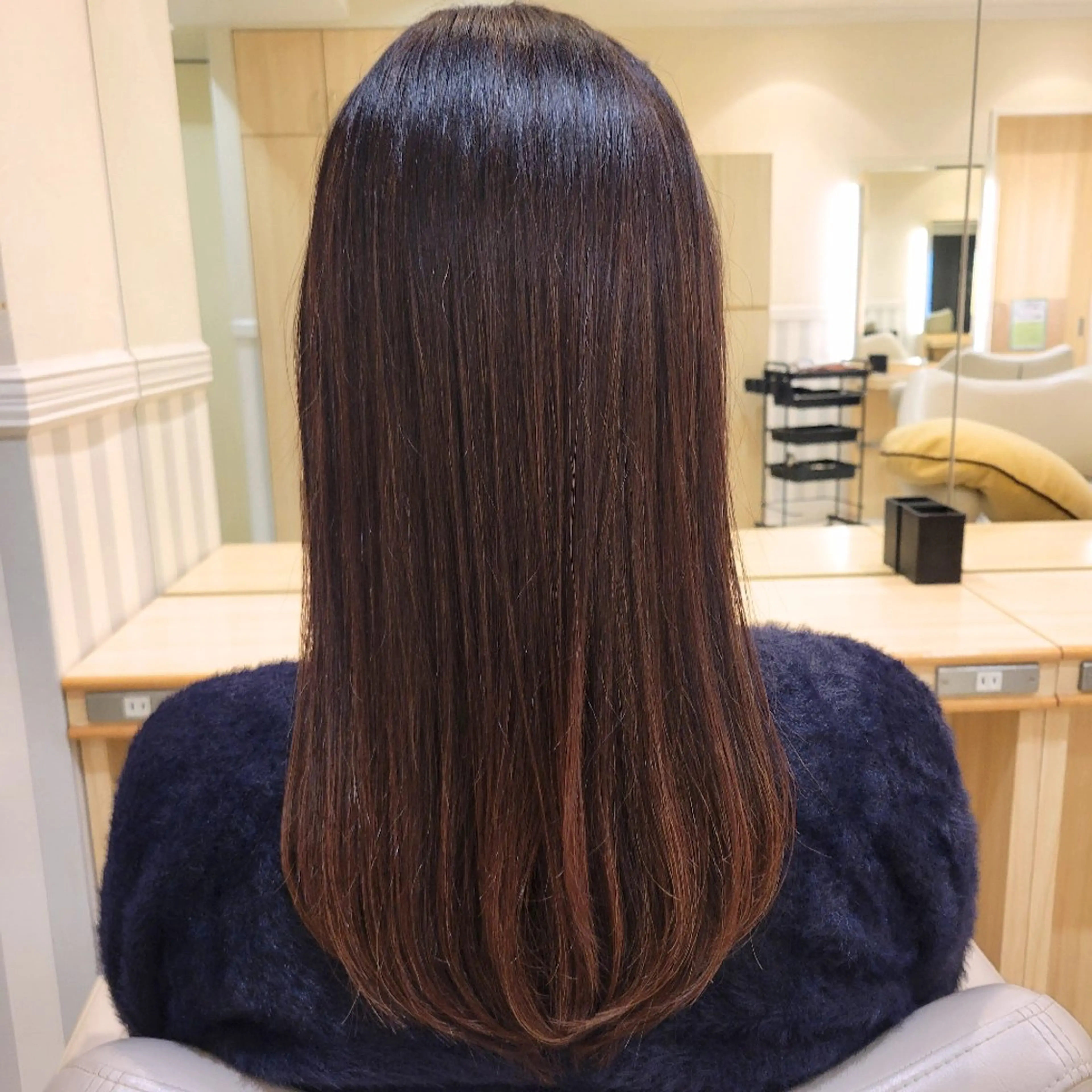 セミロング レイヤーカット カット 🌺仲盛 恵理香🌺のヘアスタイル