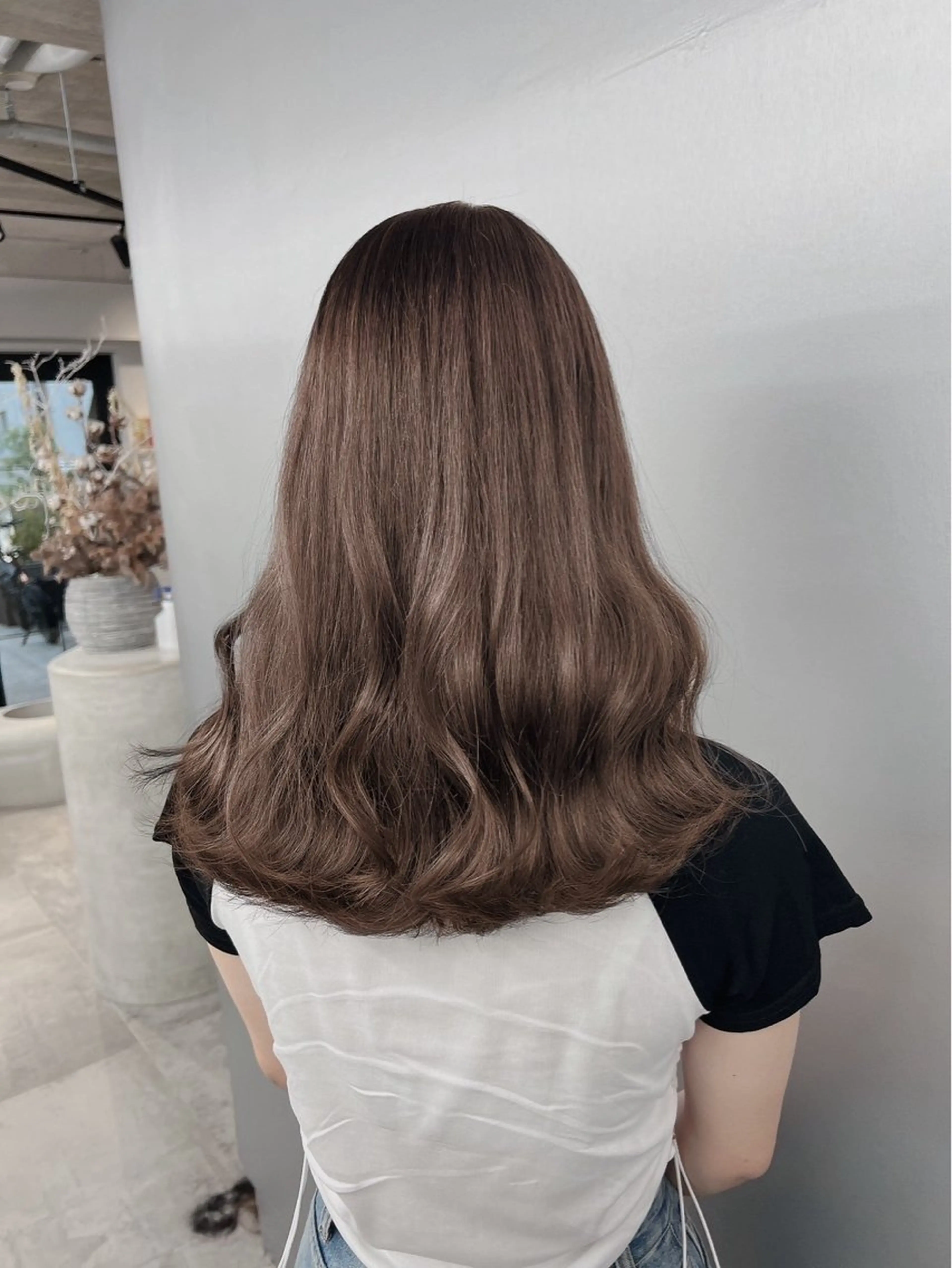 ミディアム ヘアカラー ベージュ/グレージュ 🧸あやか/表参道のヘアスタイル