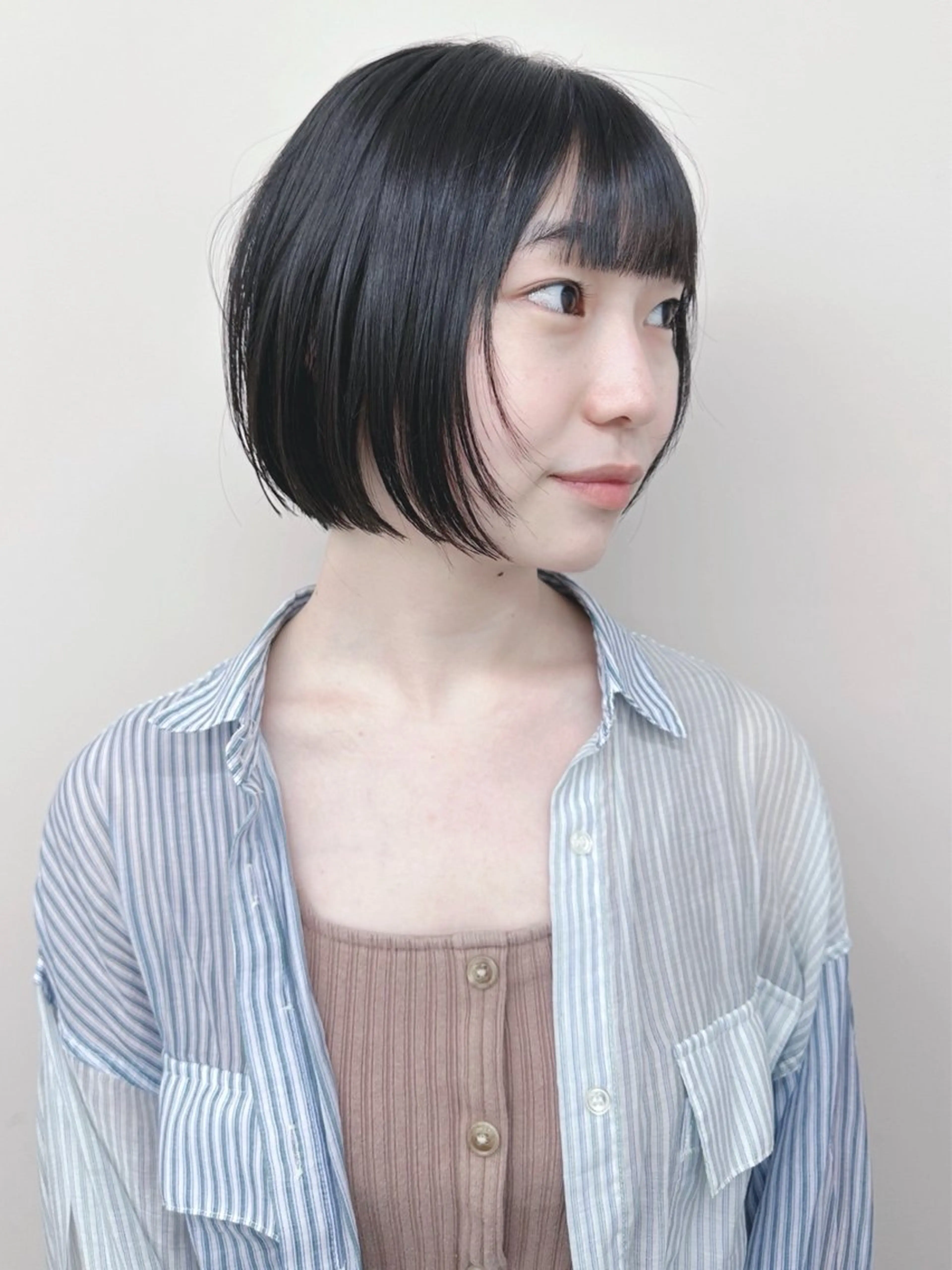 ショート とうい/パーマボブ/ くせ毛/丸みボブのヘアスタイル