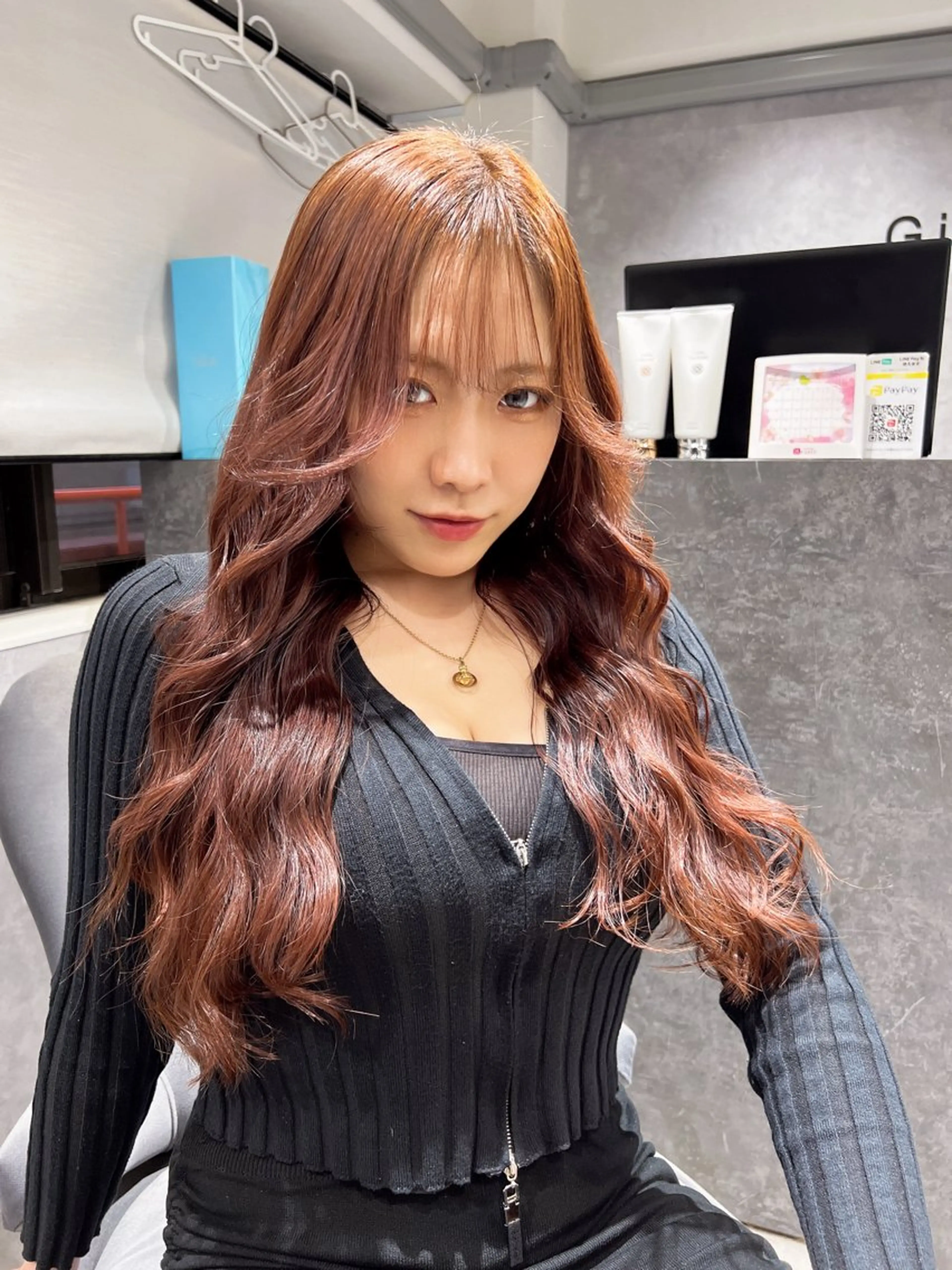 ロング カラー カット ヘアカラー TOMONA👑 ミルクティーレイヤーのヘアスタイル