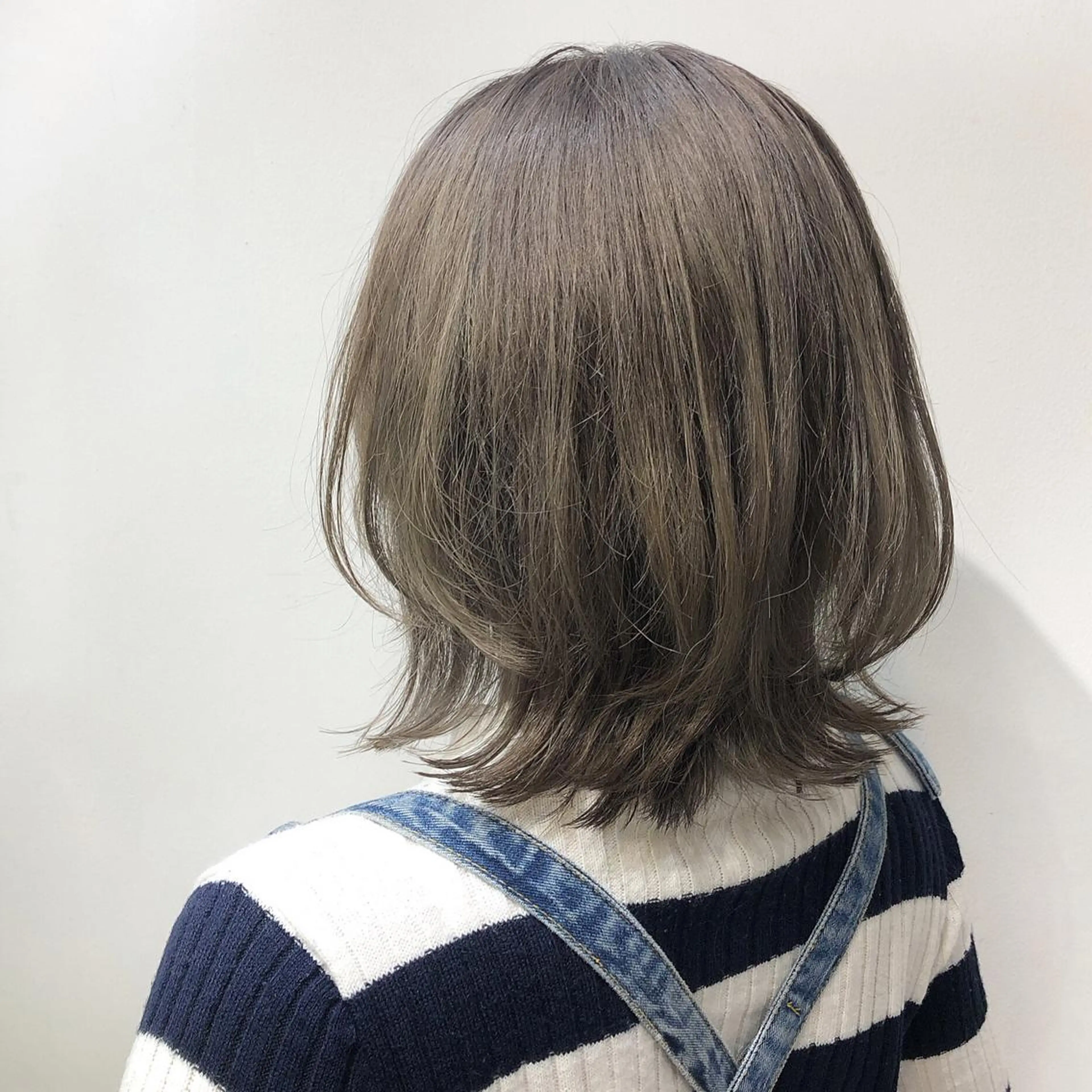 ミディアム カラー アッシュ アッシュブラウン ブラウンカラー 女性リピ90%🍨 🩷佐藤みずきのヘアスタイル