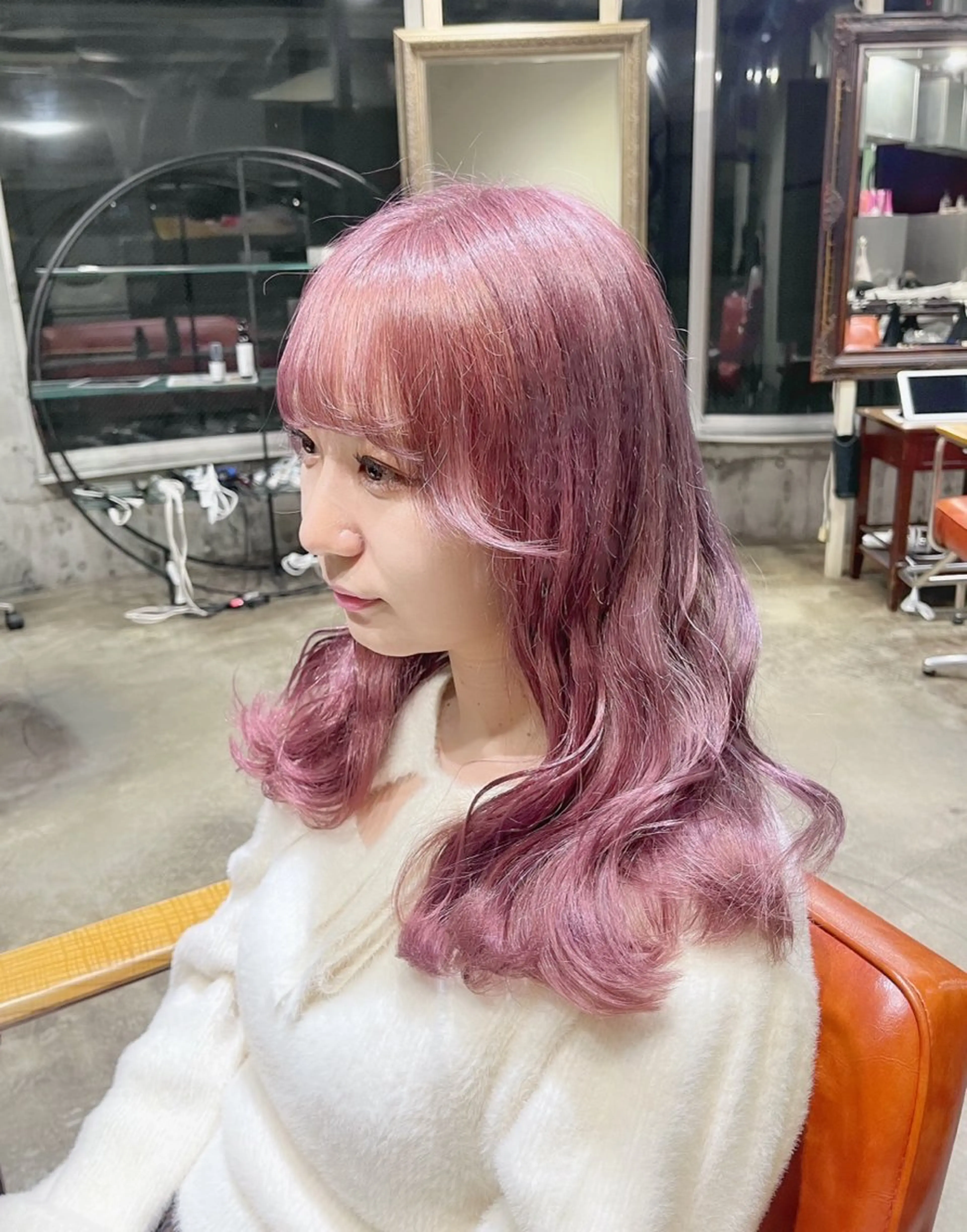 セミロング カラー ヘアアレンジ ブリーチ ヘアカラー ピンクカラー🩷 ヘアセットＮＯ.1のヘアスタイル