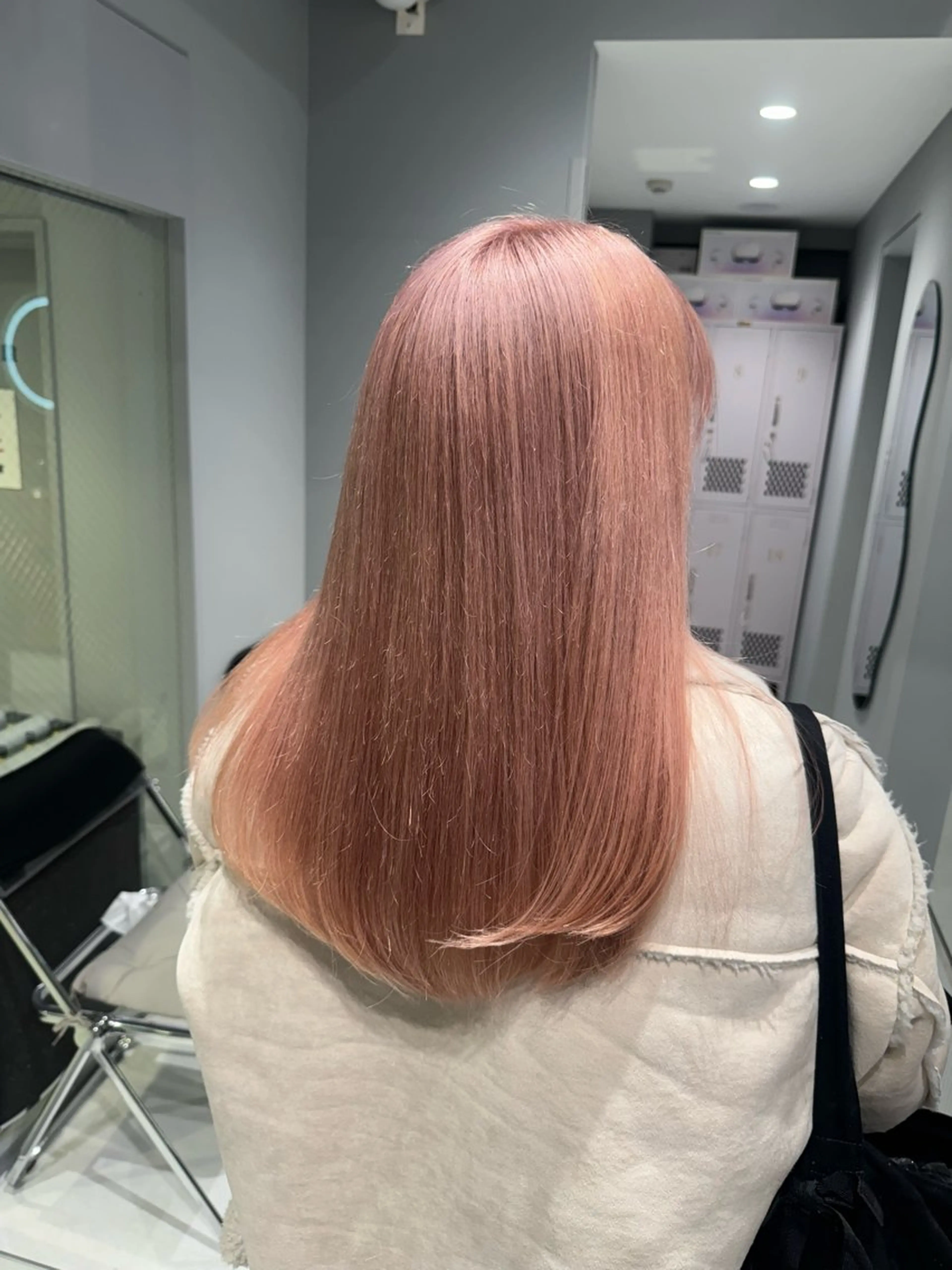 セミロング カラー ヘアカラー トリートメント 艶 ケアブリーチ 🎀🩵RISAのヘアスタイル