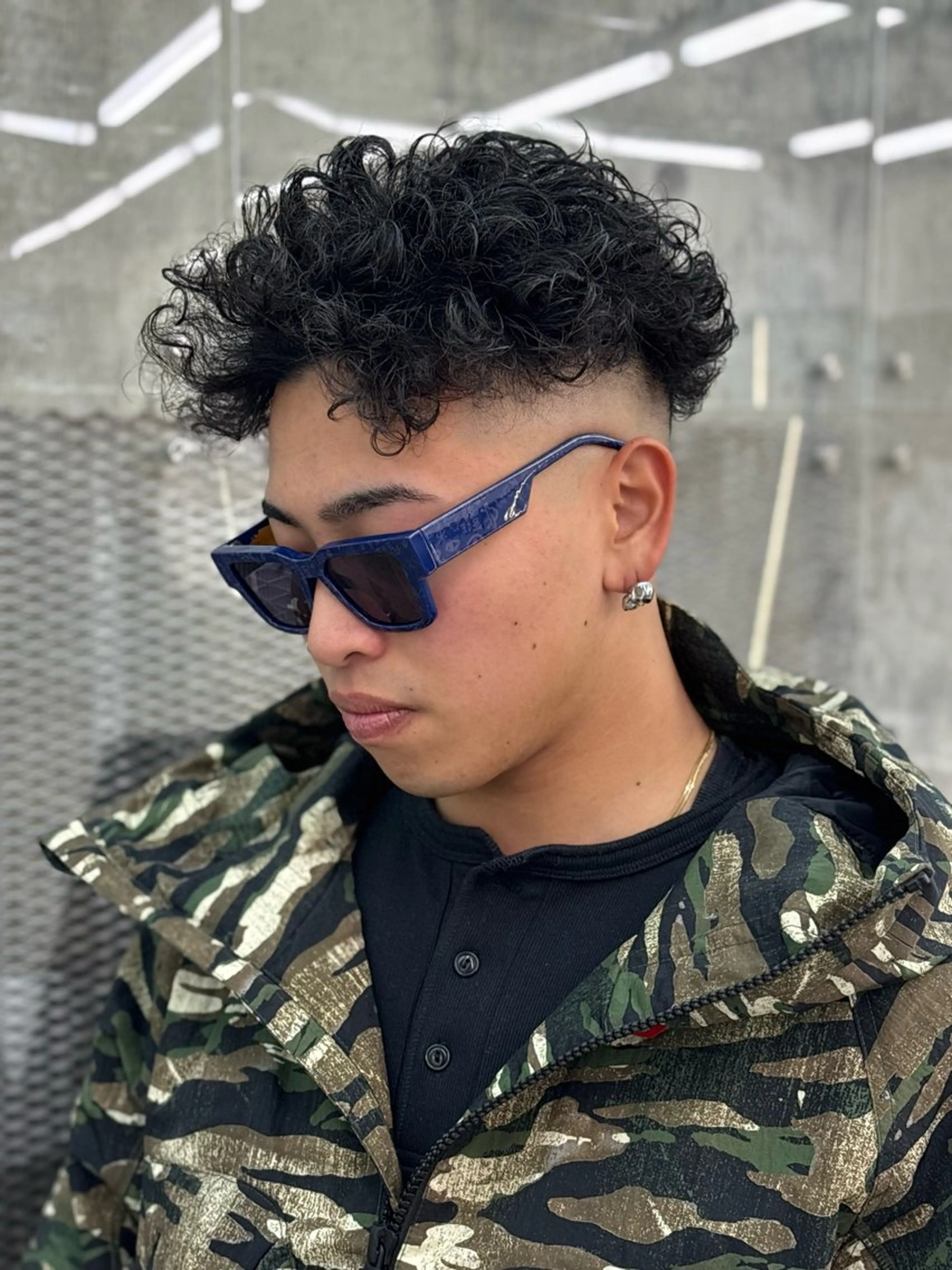 メンズ フェードカット メンズパーマ スキンフェード カット メンズパーマ特化 福岡正真のヘアスタイル