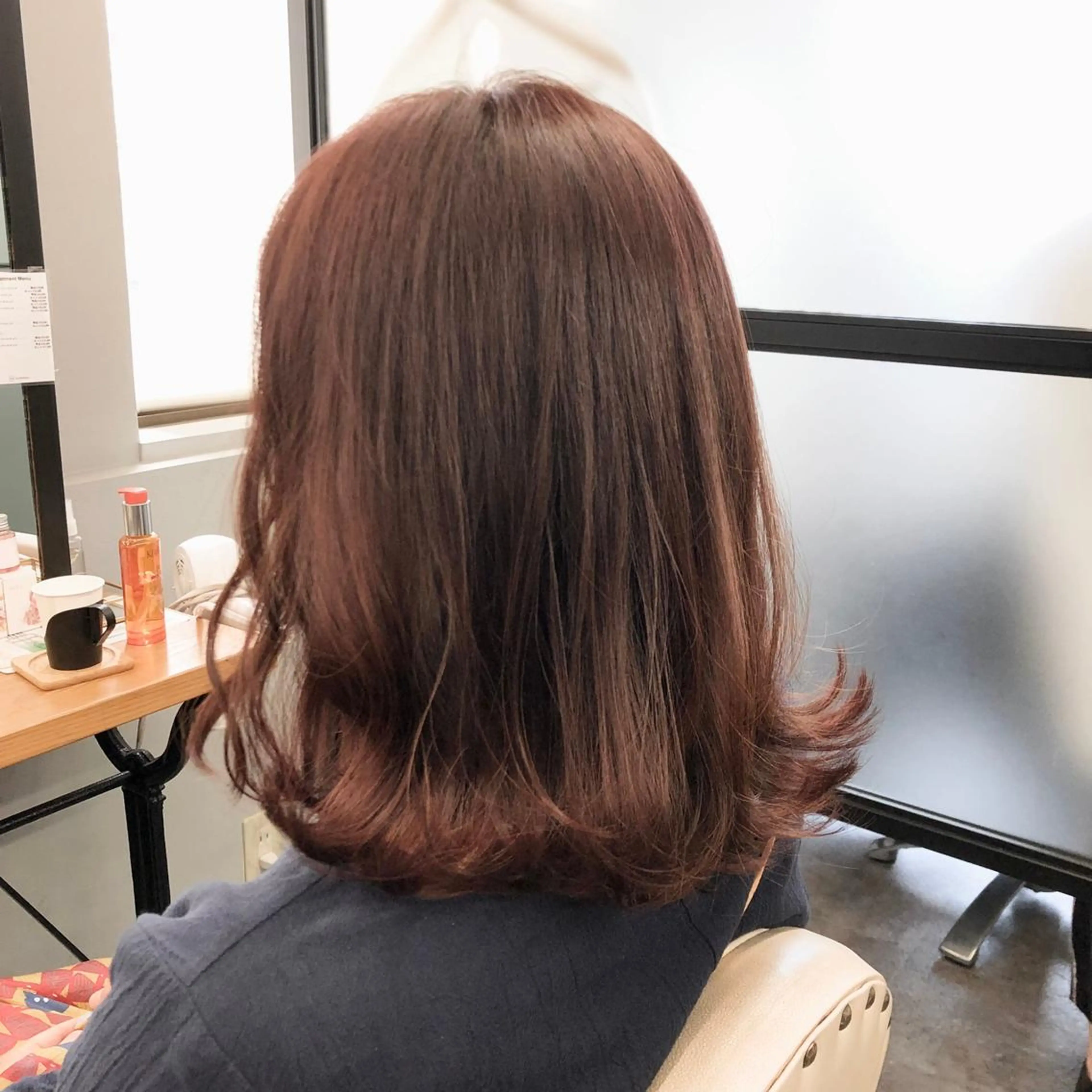 ミディアム カラー バレイヤージュ ブリーチ ケアブリーチ ダブルカラー グレージュ カット ヘアカラー トリートメント N° aria 三軒茶屋のヘアスタイル