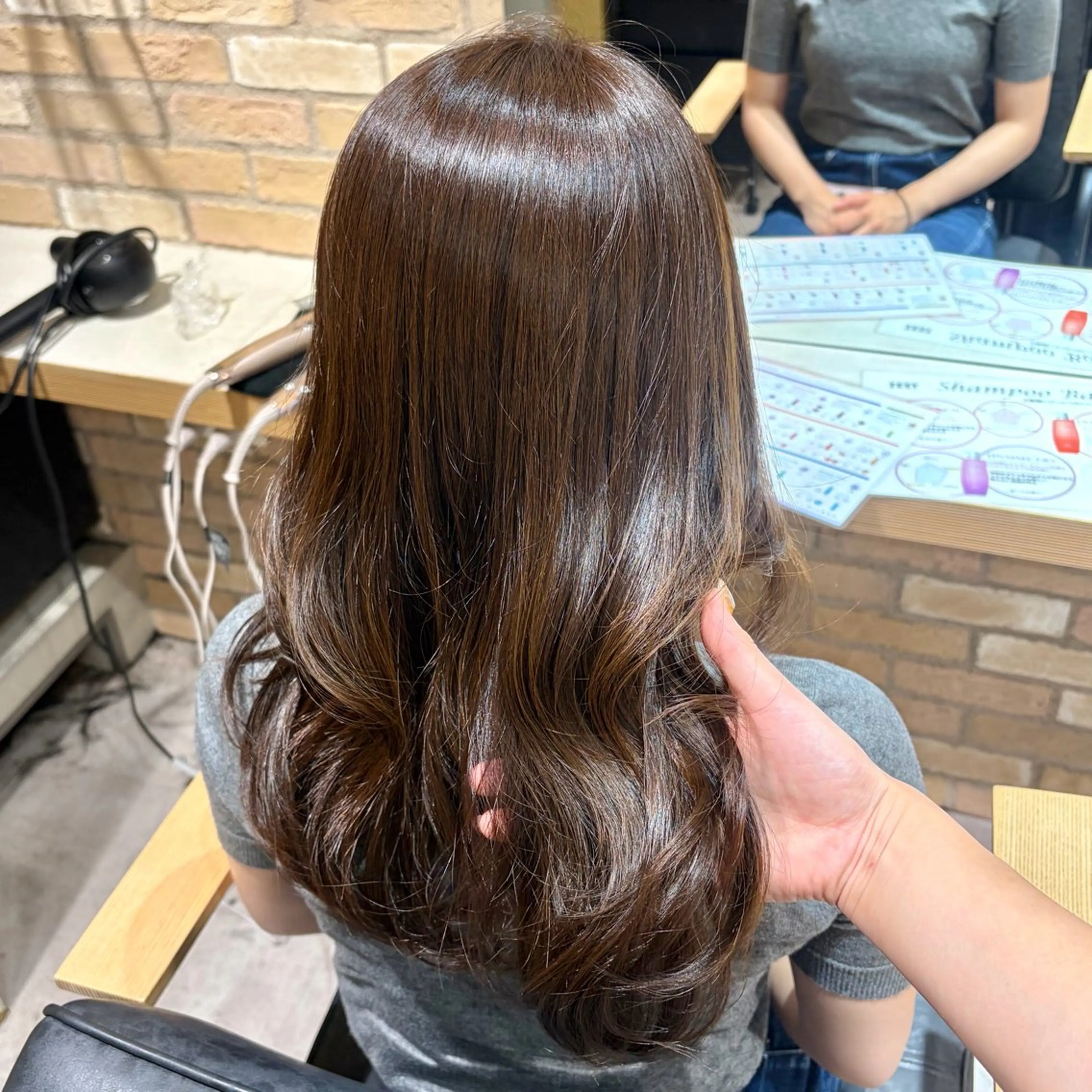 セミロング カラー ヘアカラー 顔まわり♡レイヤー COCORO 🎀のヘアスタイル