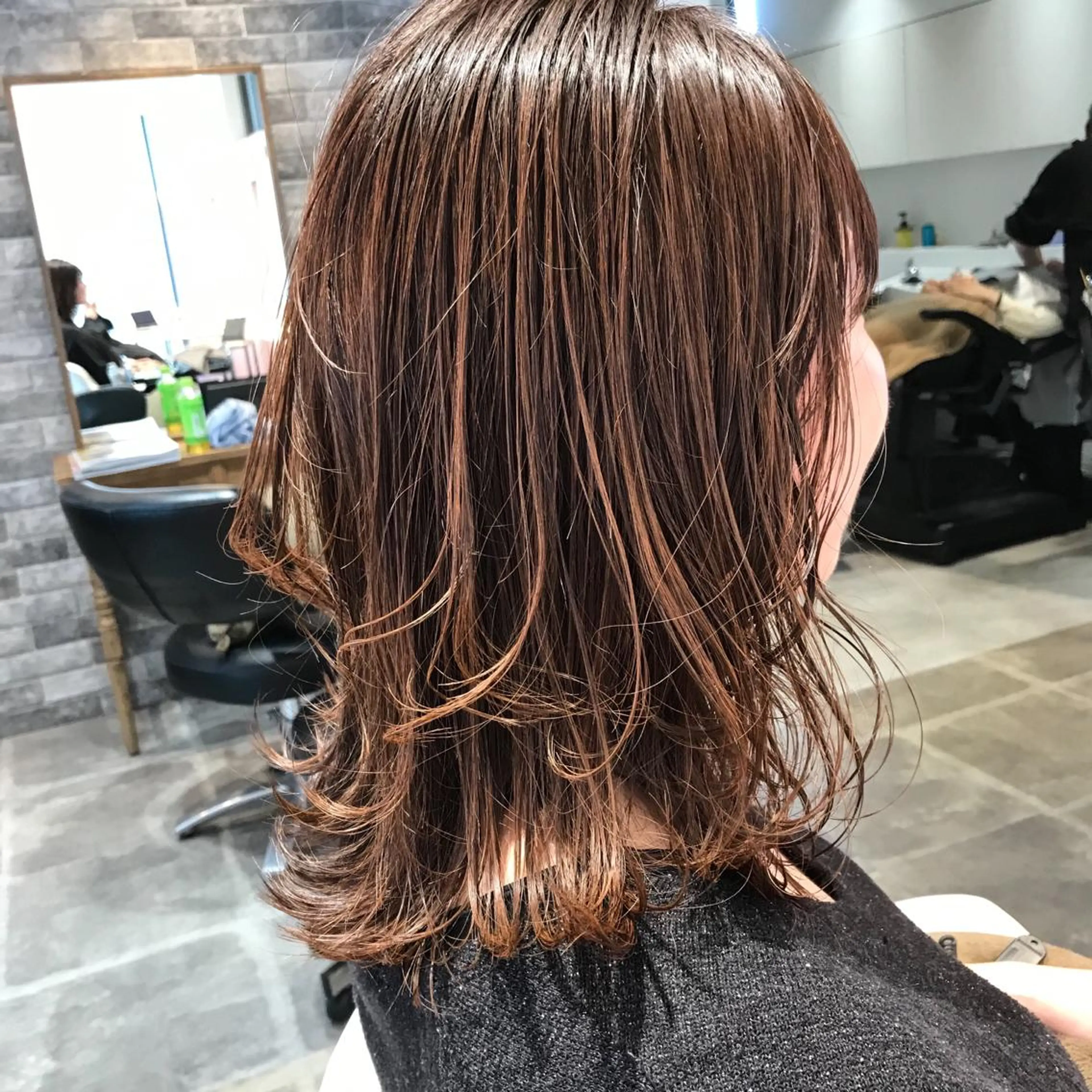 ミディアム カット ヘアカラー トリートメント 所渉/韓国レイヤー /ウルフカットのヘアスタイル