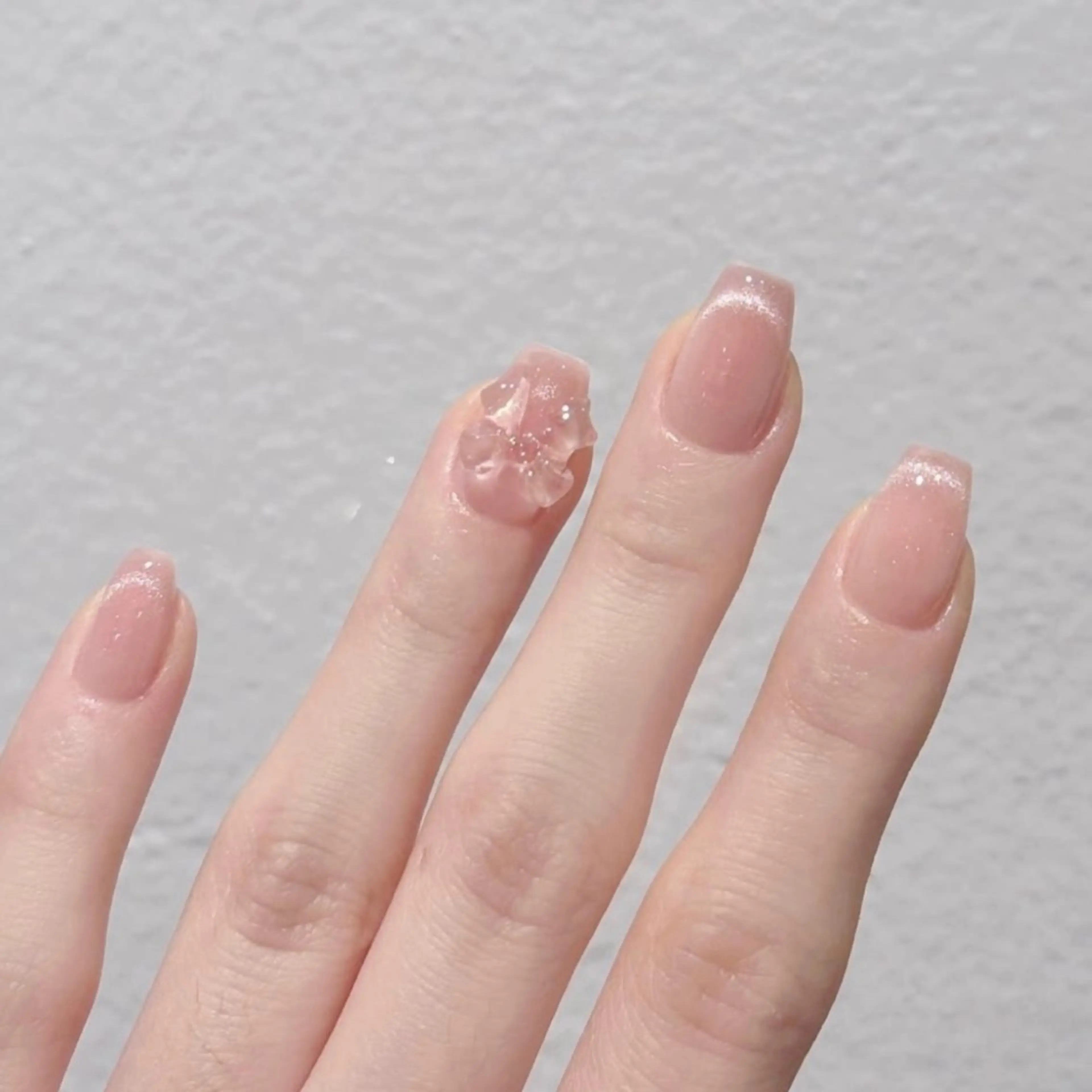 ネイル チークネイル キラキラネイル 韓国ネイル 水色 マグネットネイル ハンドネイル Lala Nails所属・Lala Nailsのネイルデザイン