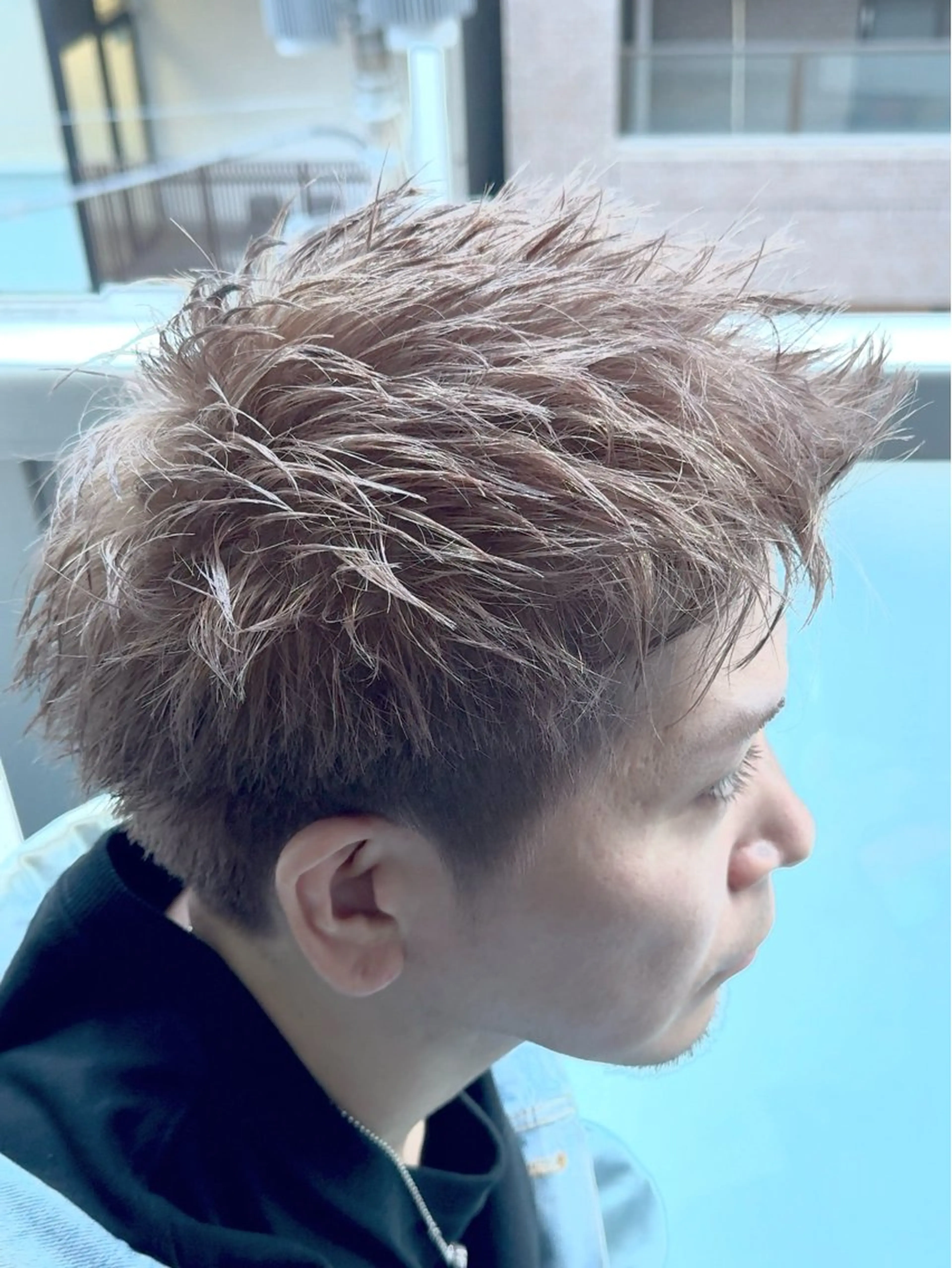 ショート カラー メンズ ビジネス センターパート フェードカット フェザーパーマ メンズ韓国風 カット ヘアカラー トリートメント ヘアセット 新宿メンズパーマ TAKEのヘアスタイル