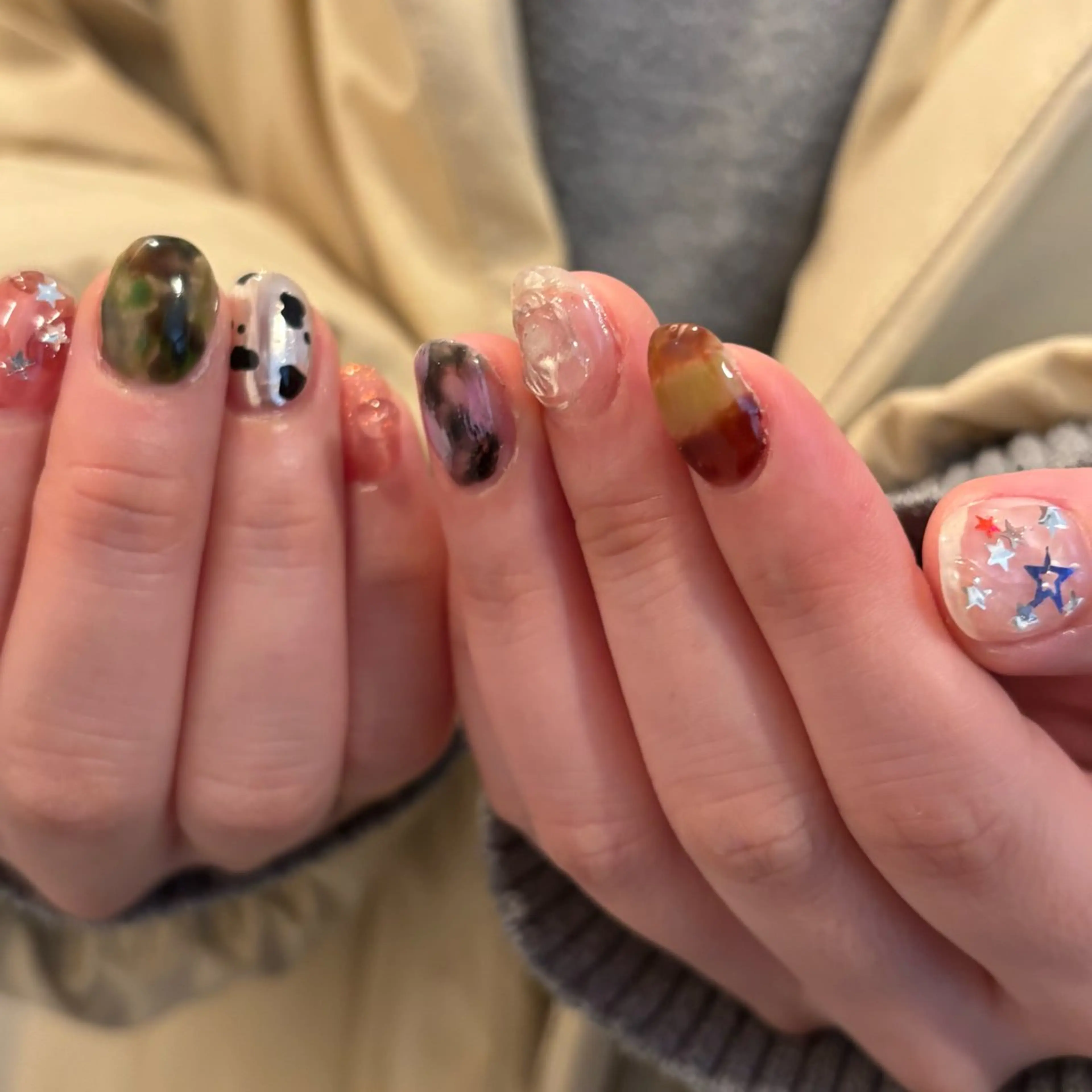 ネイル ハンドネイル フットネイル 🪐富島彩夏 /海外nail🪐のネイルデザイン