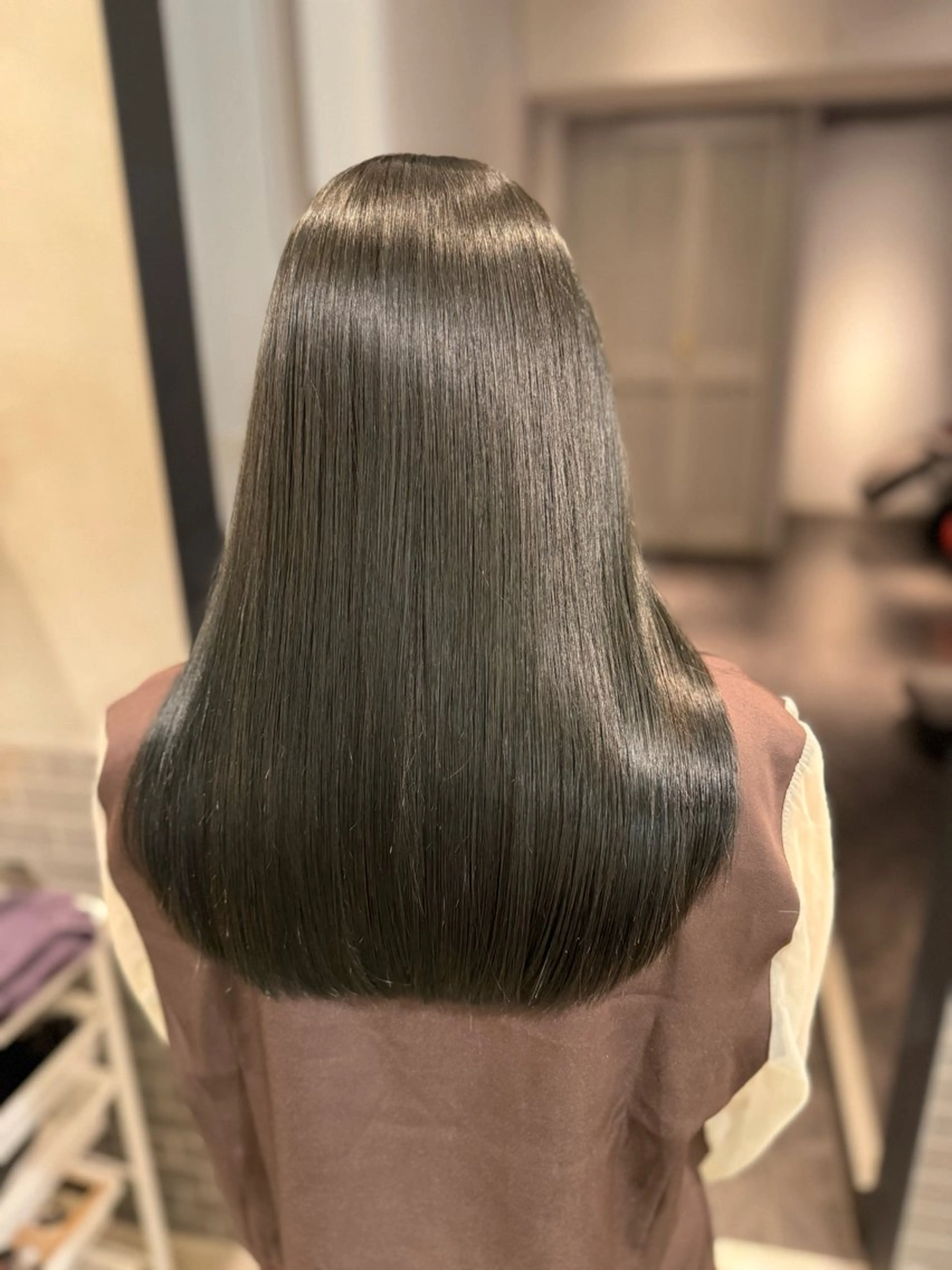 セミロング カラー ヘアカラー トリートメント ［極潤］ヒアルロン酸 🫧カラー髪質改善のヘアスタイル