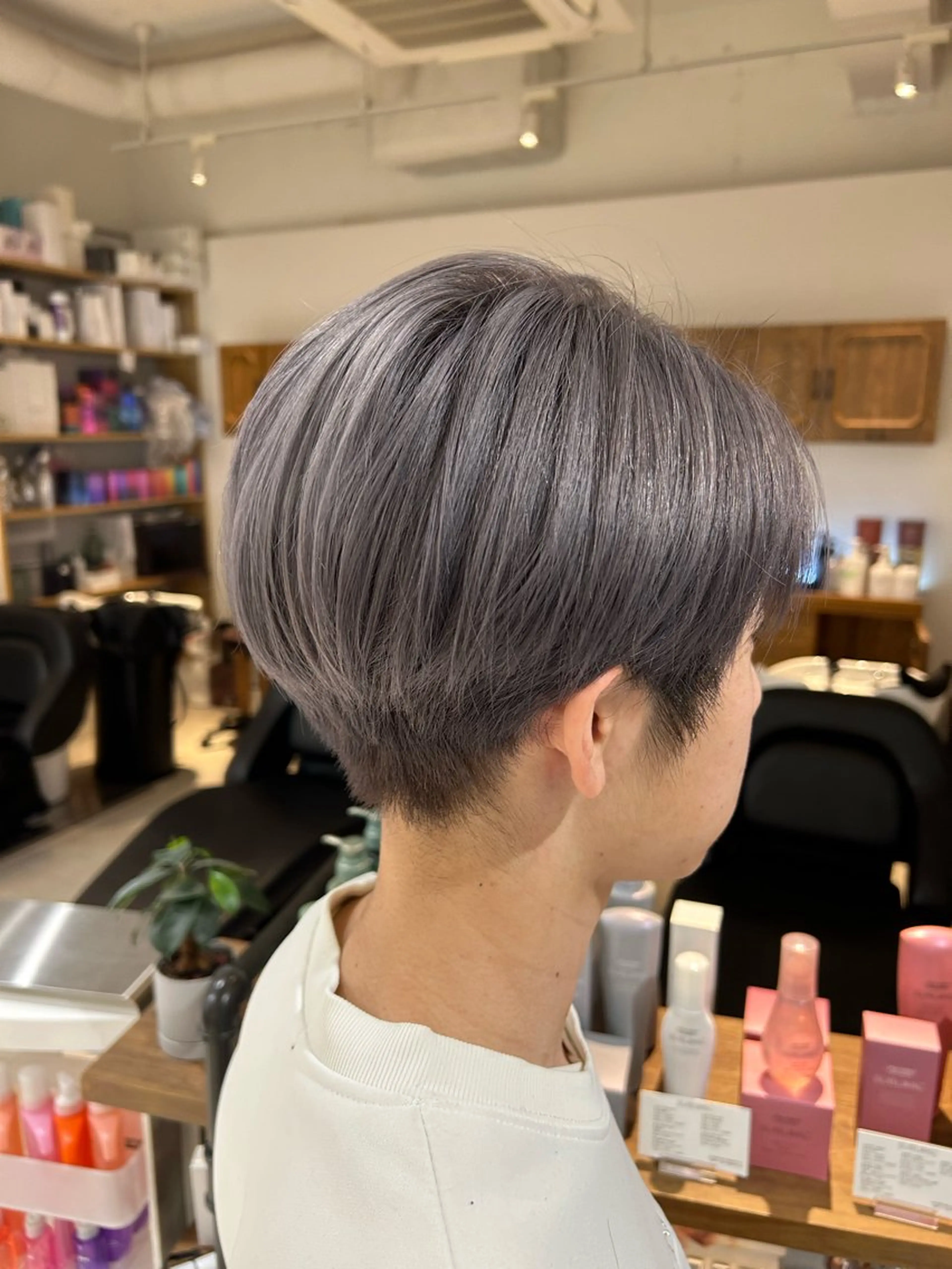 ショート カラー ヘアカラー 山﨑 燦人のヘアスタイル