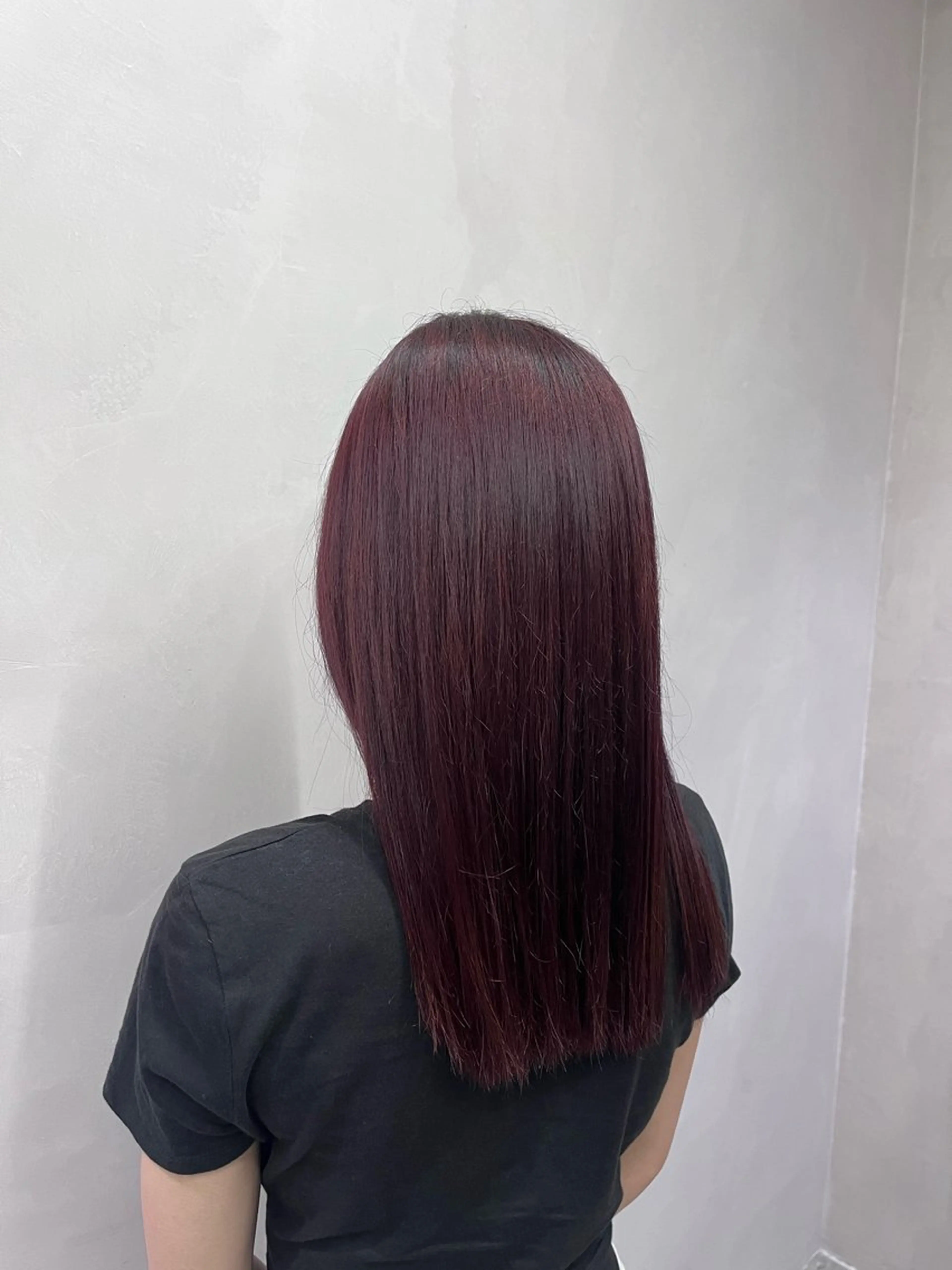 セミロング カラー レッドカラー 阪本 安里のヘアスタイル