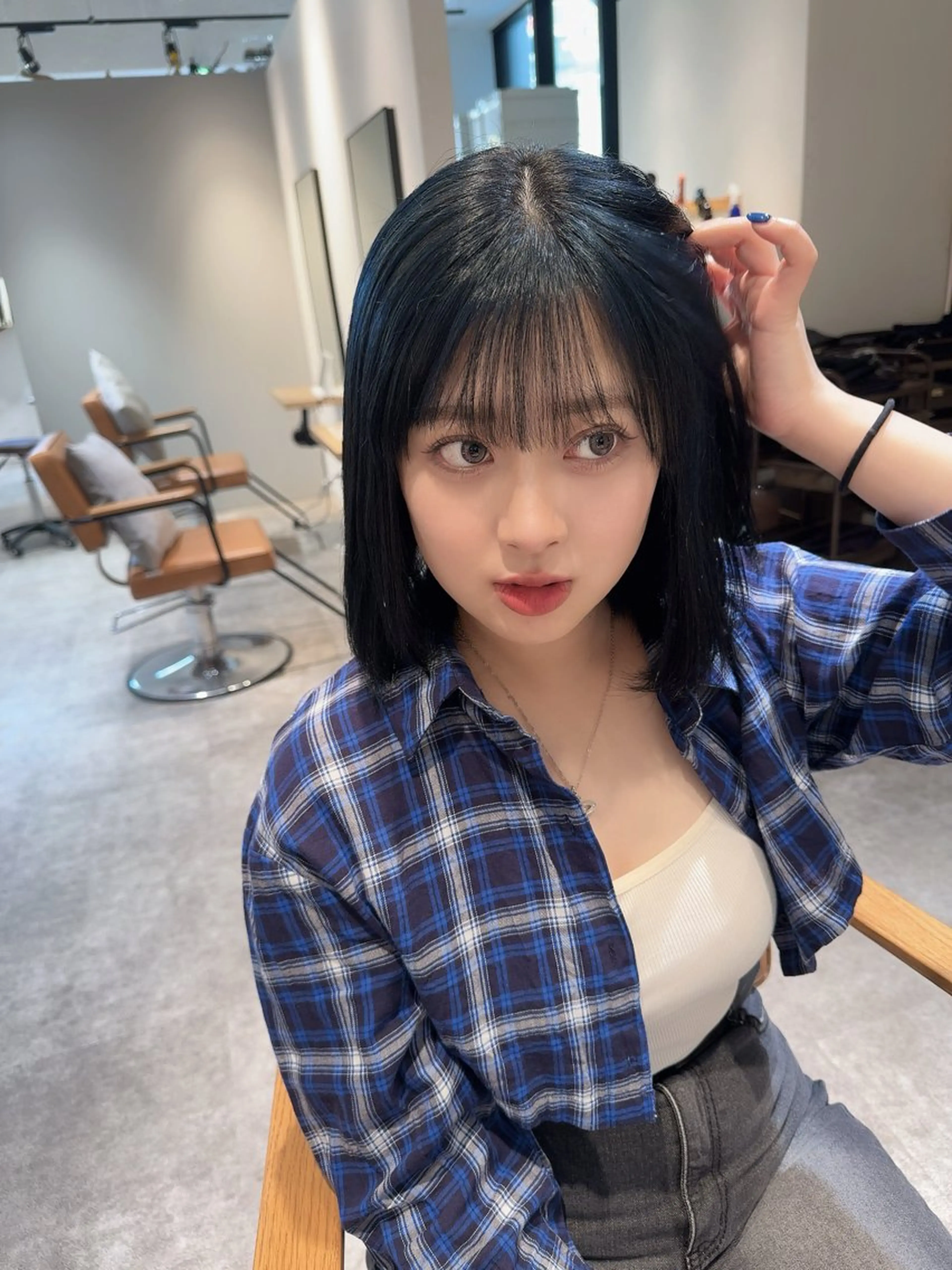 ショート カラー 黒髪 ブルーカラー ブルーブラック デザインカラー カット ヘアカラー オスズ 🎀´-のヘアスタイル